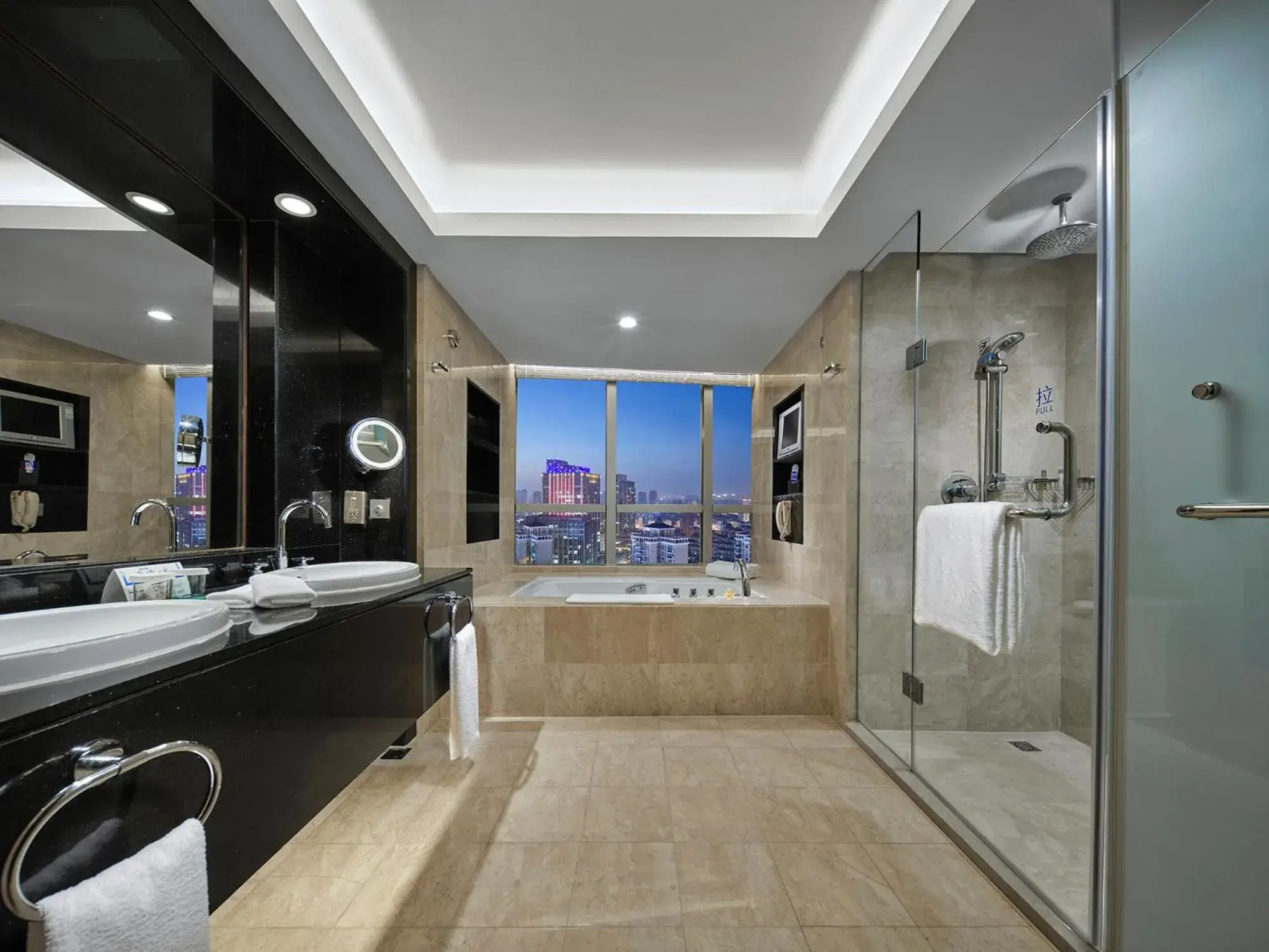 Bathroom in Hilton Hefei Bathroom in Hilton Hefei