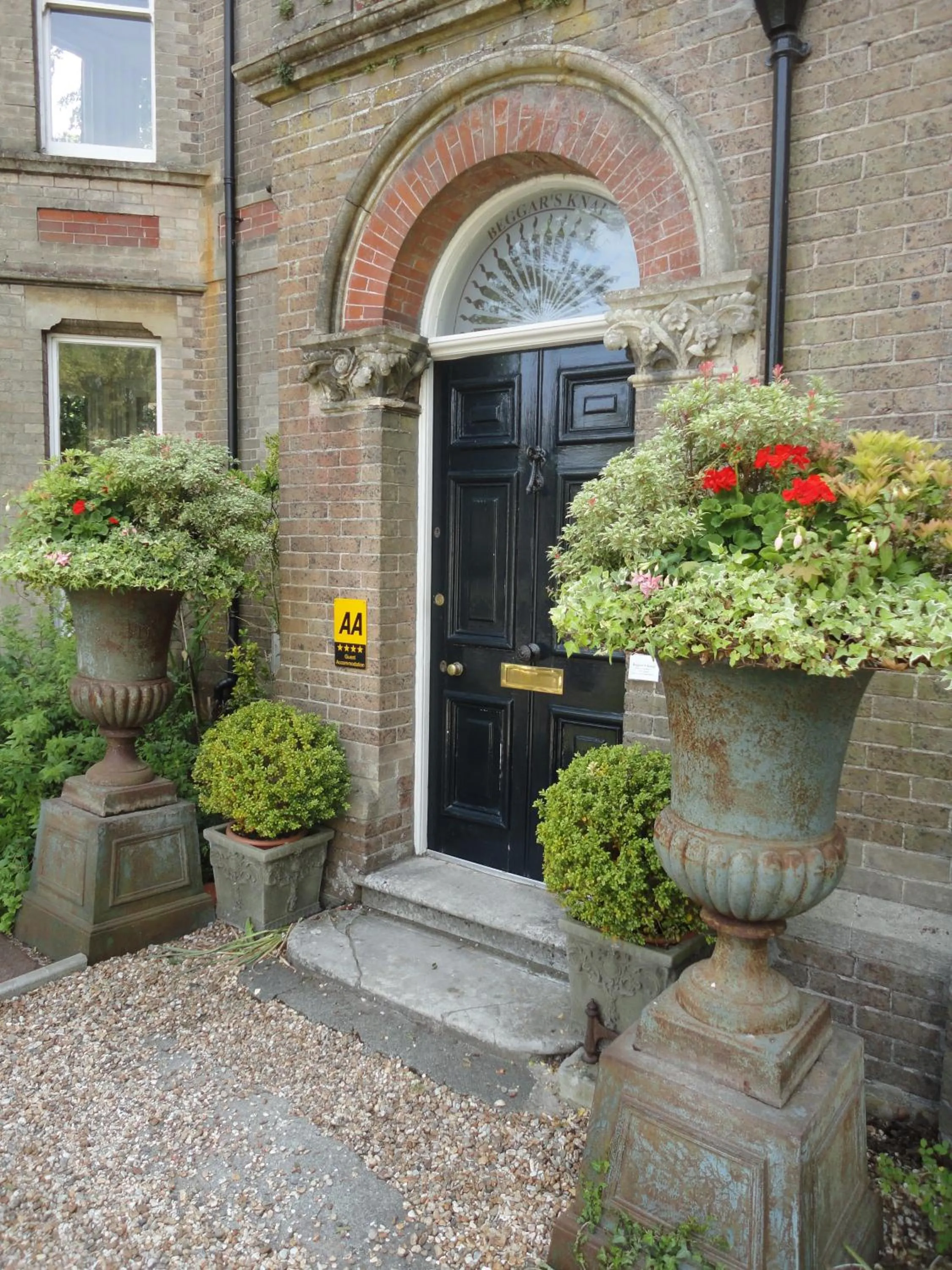Facade/entrance in Beggar's Knap