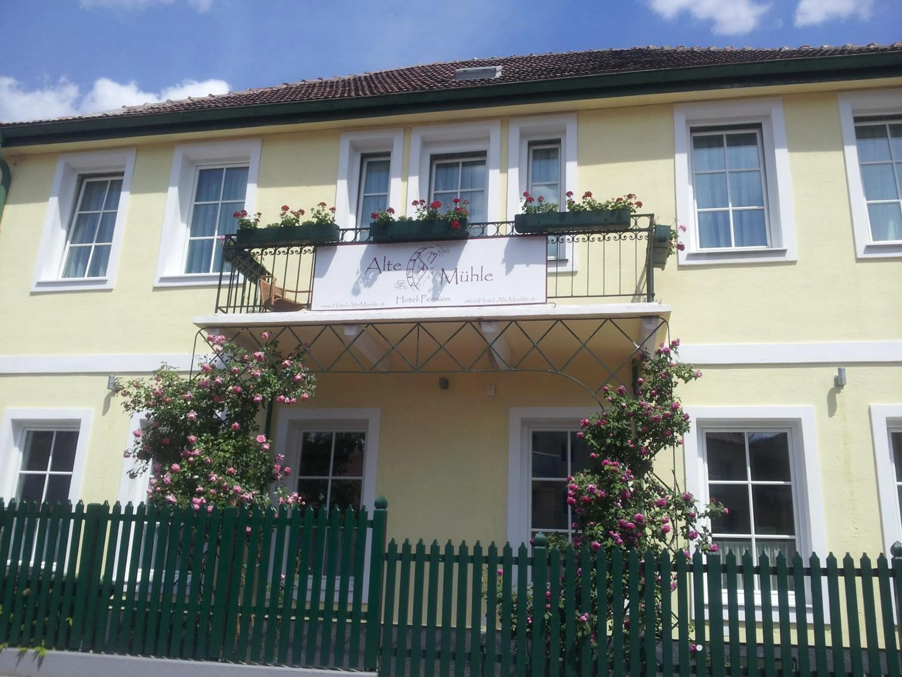Facade/entrance in Hotel Pension Alte Mühle