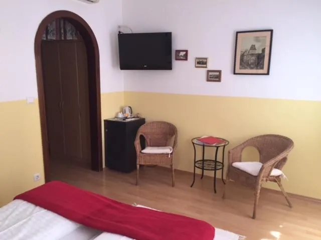 Bedroom, Bed in Hotel Pension Alte Mühle