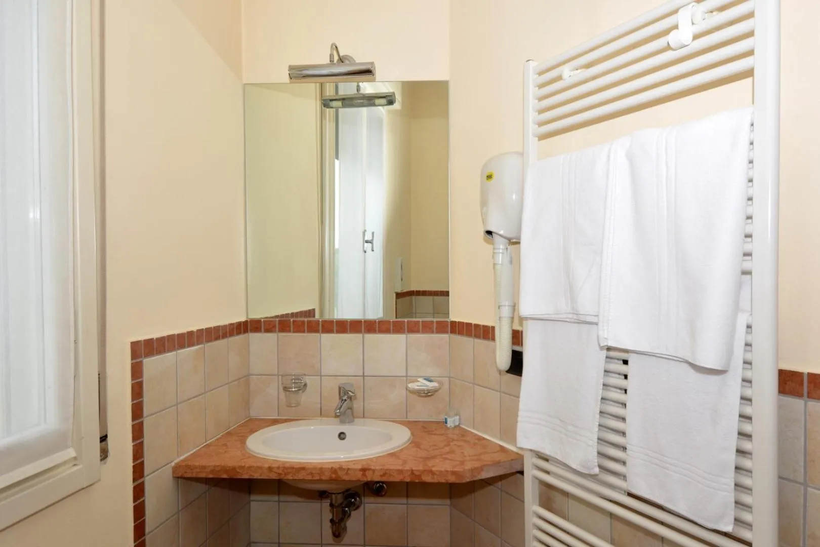 Bathroom in Hotel Eolo