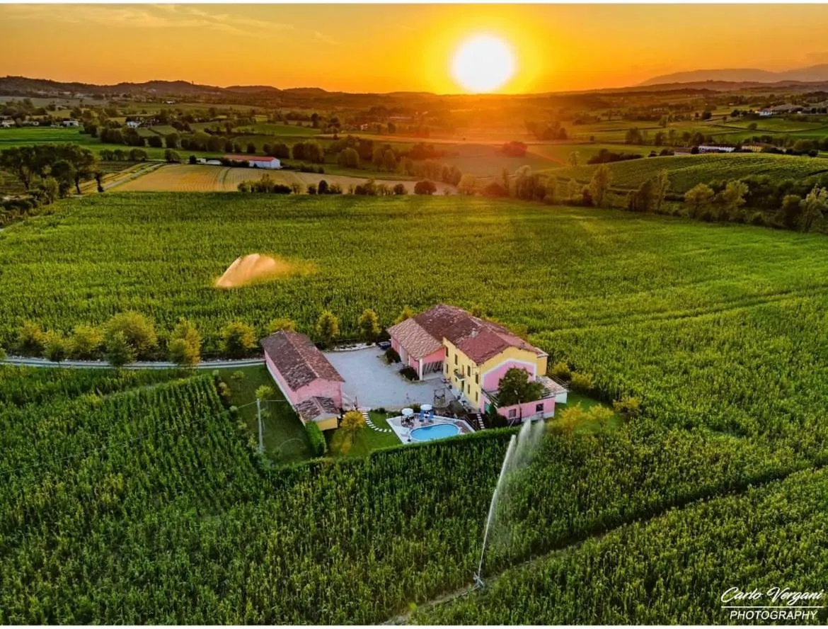 Property building in La Valle dei Vigher