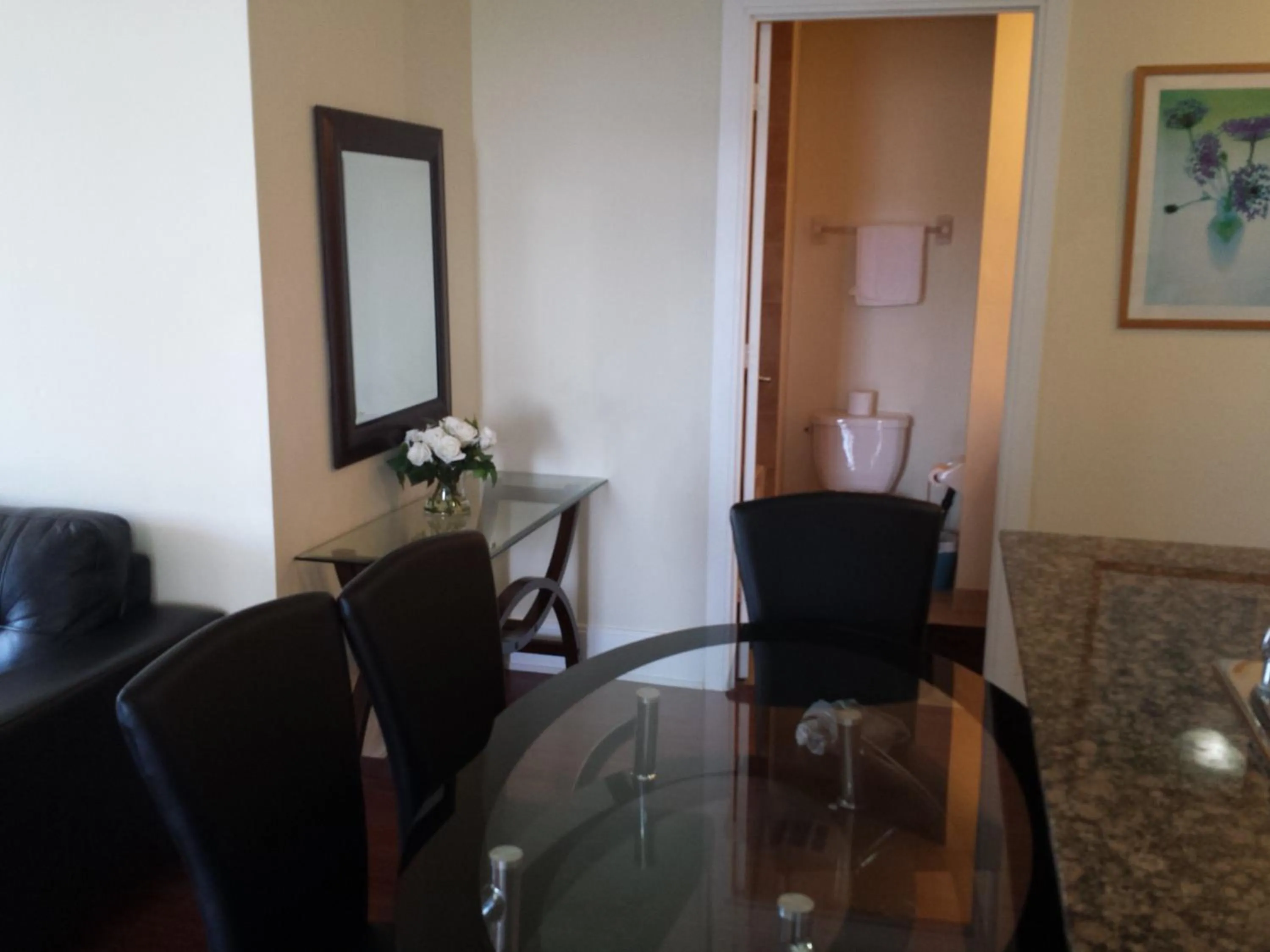 2 BEDROOM 2 Bathroom Best Value Prime Location in Missisauga