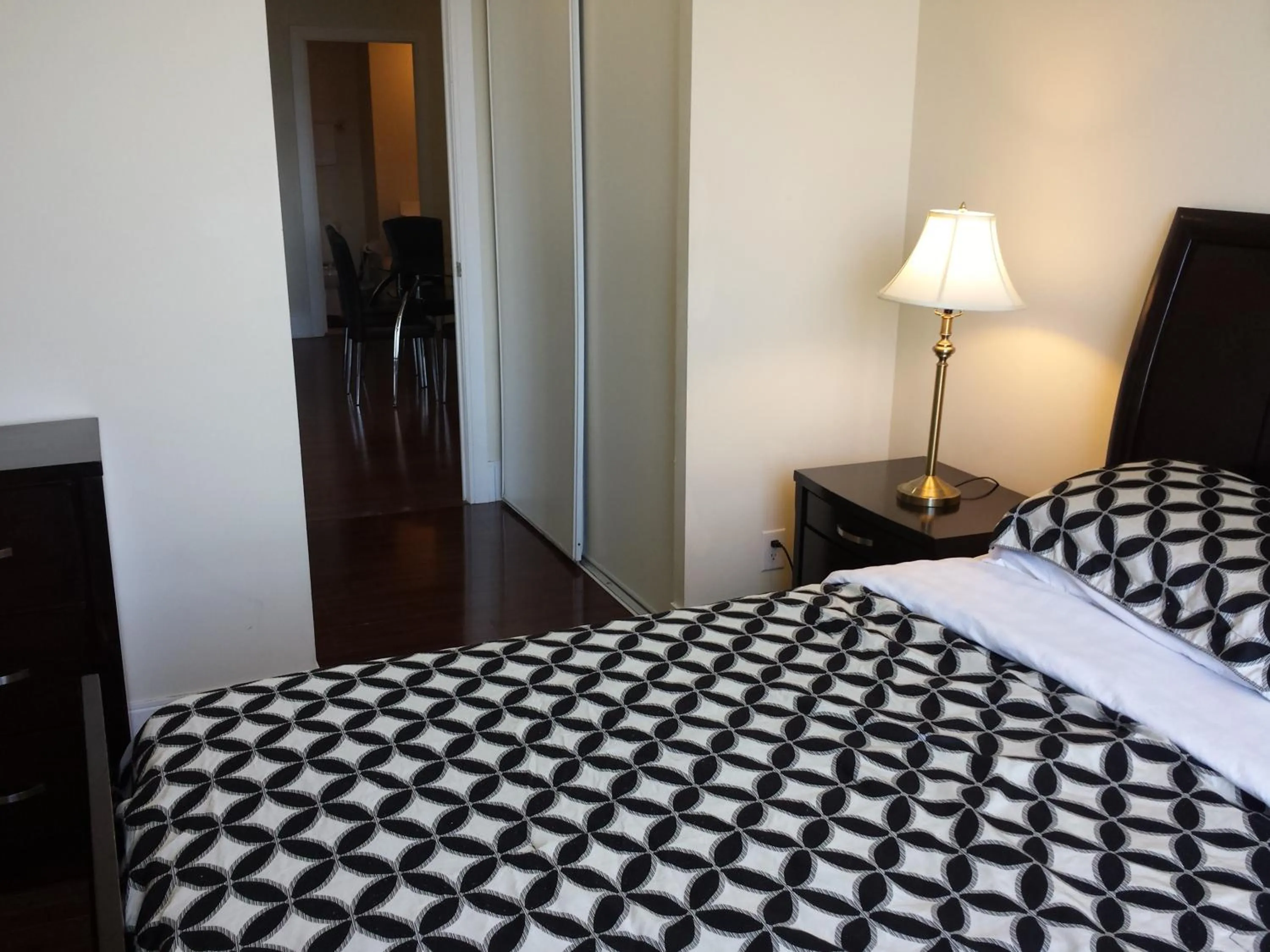 Bed in 2 BEDROOM 2 Bathroom Best Value Prime Location in Missisauga