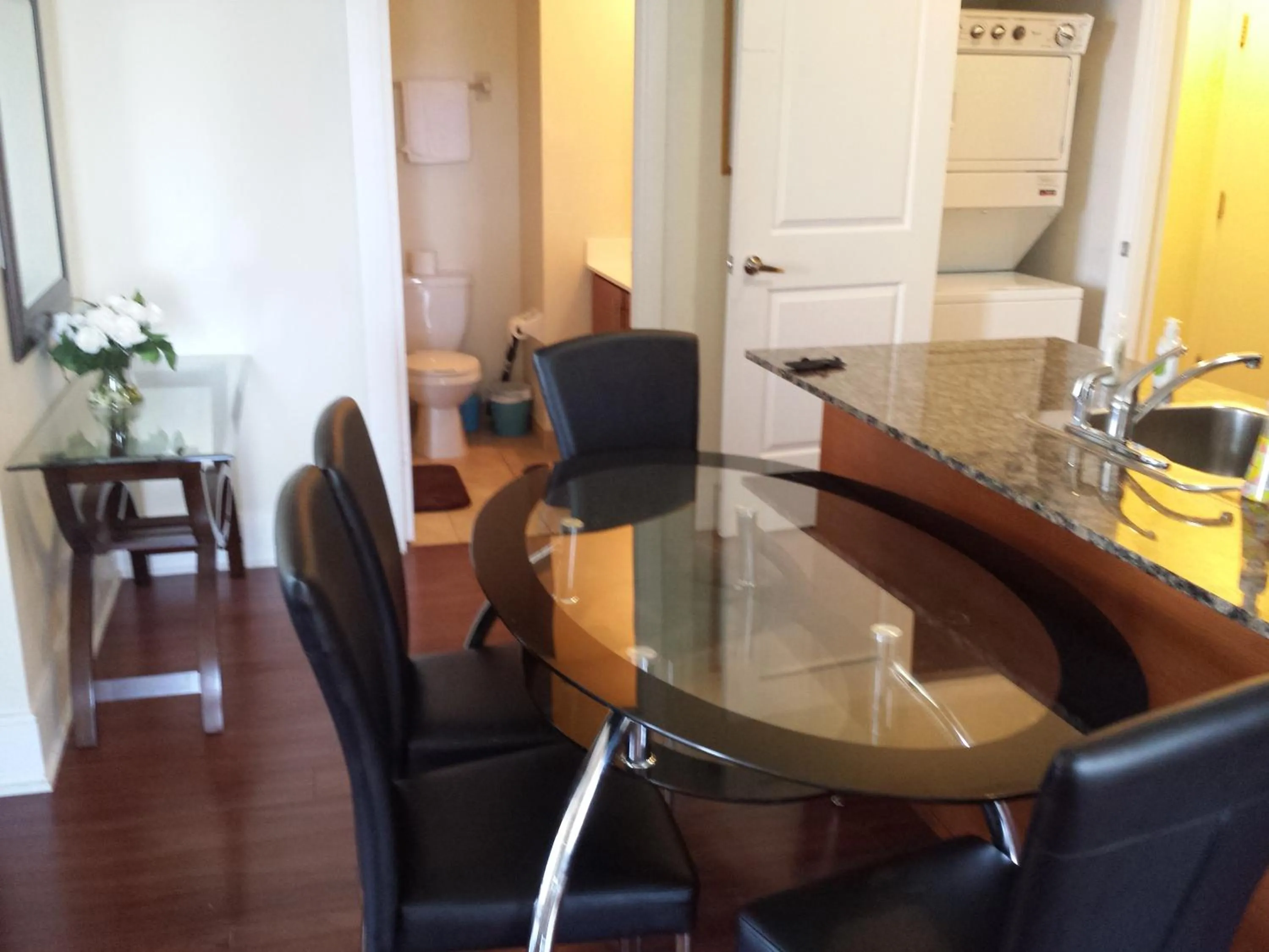 2 BEDROOM 2 Bathroom Best Value Prime Location in Missisauga