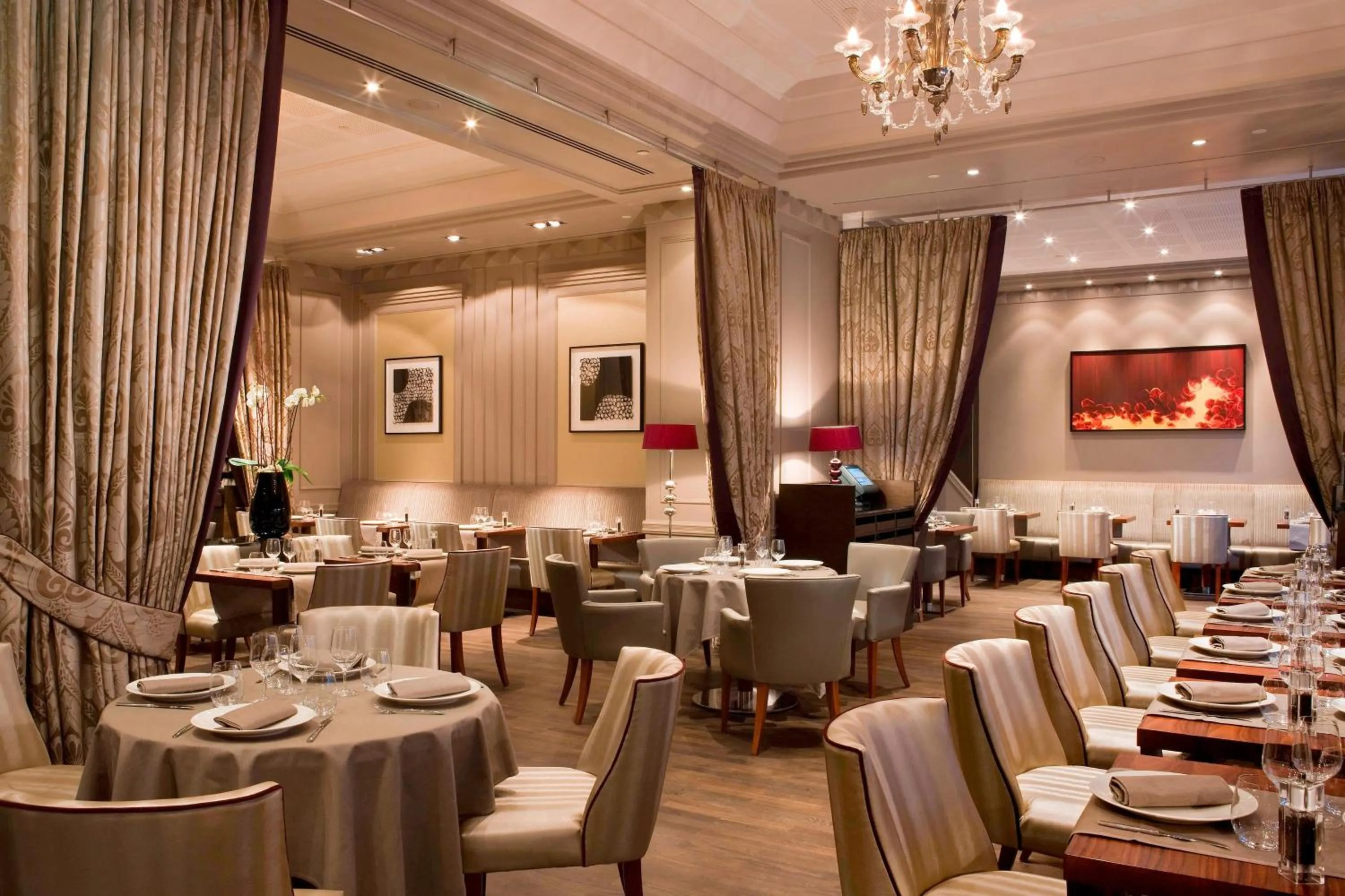 Restaurant/places to eat in Paris Marriott Opera Ambassador Hotel