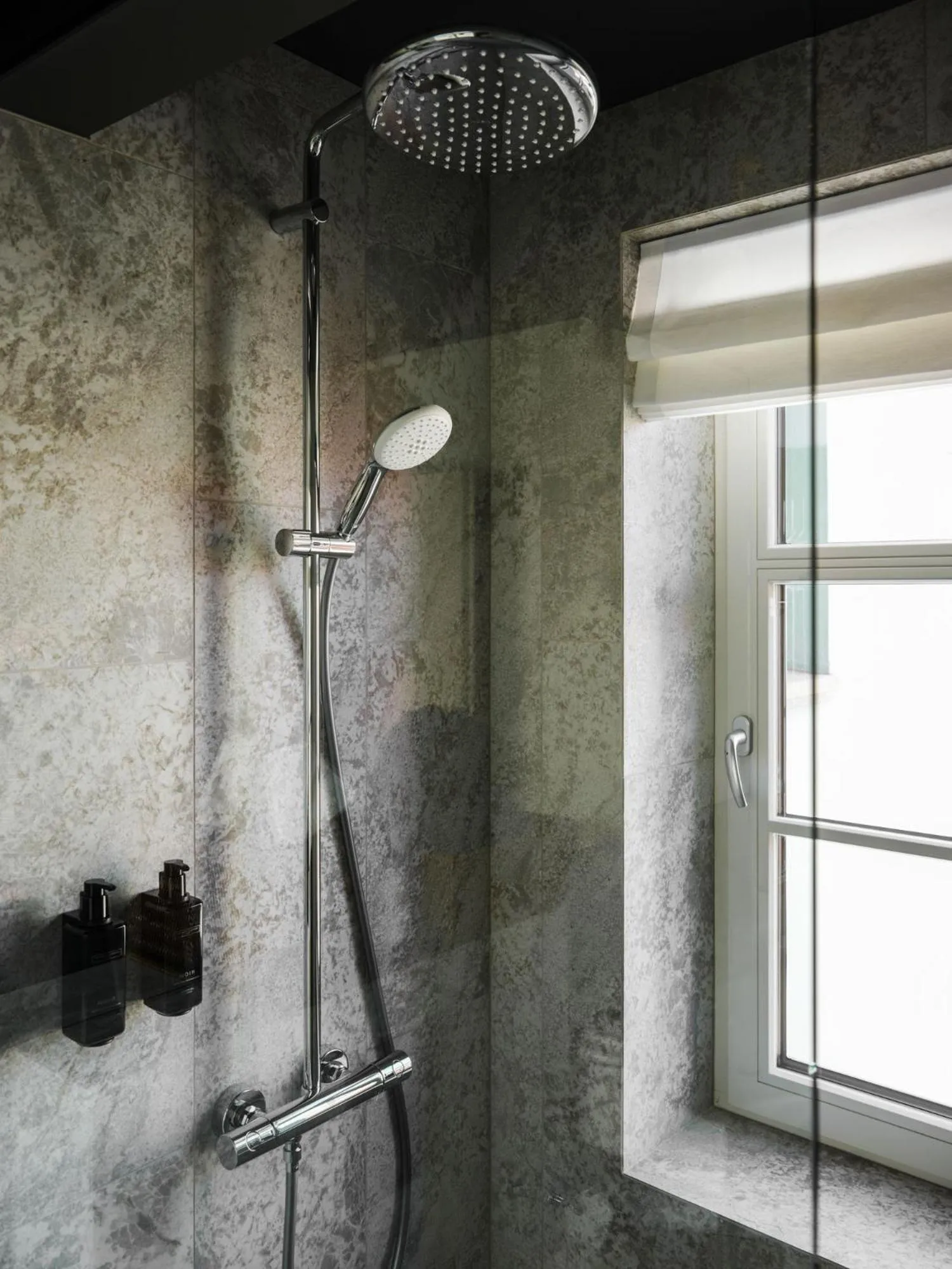 Shower in Hotel Reja, a Member of Design Hotels