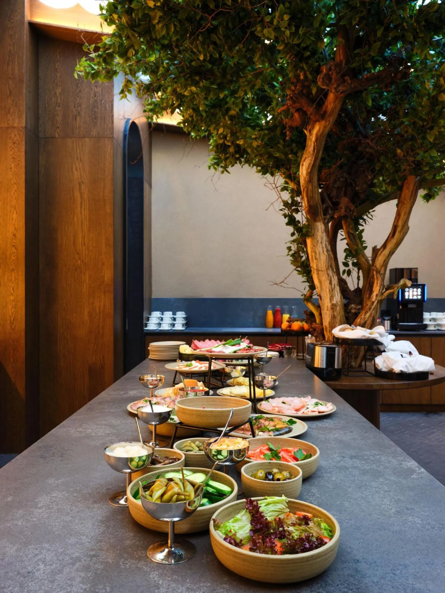 Buffet breakfast in Hotel Reja, a Member of Design Hotels