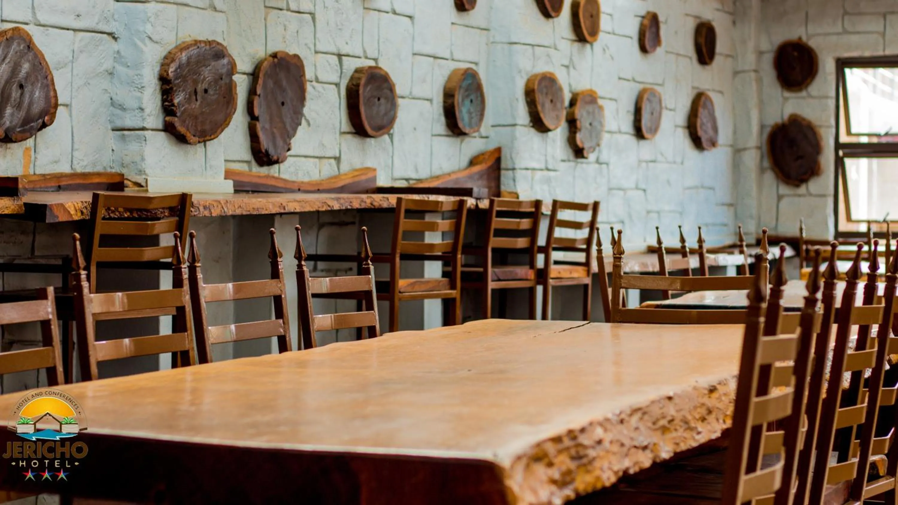 Restaurant/places to eat in Jericho Hotel and Conferences