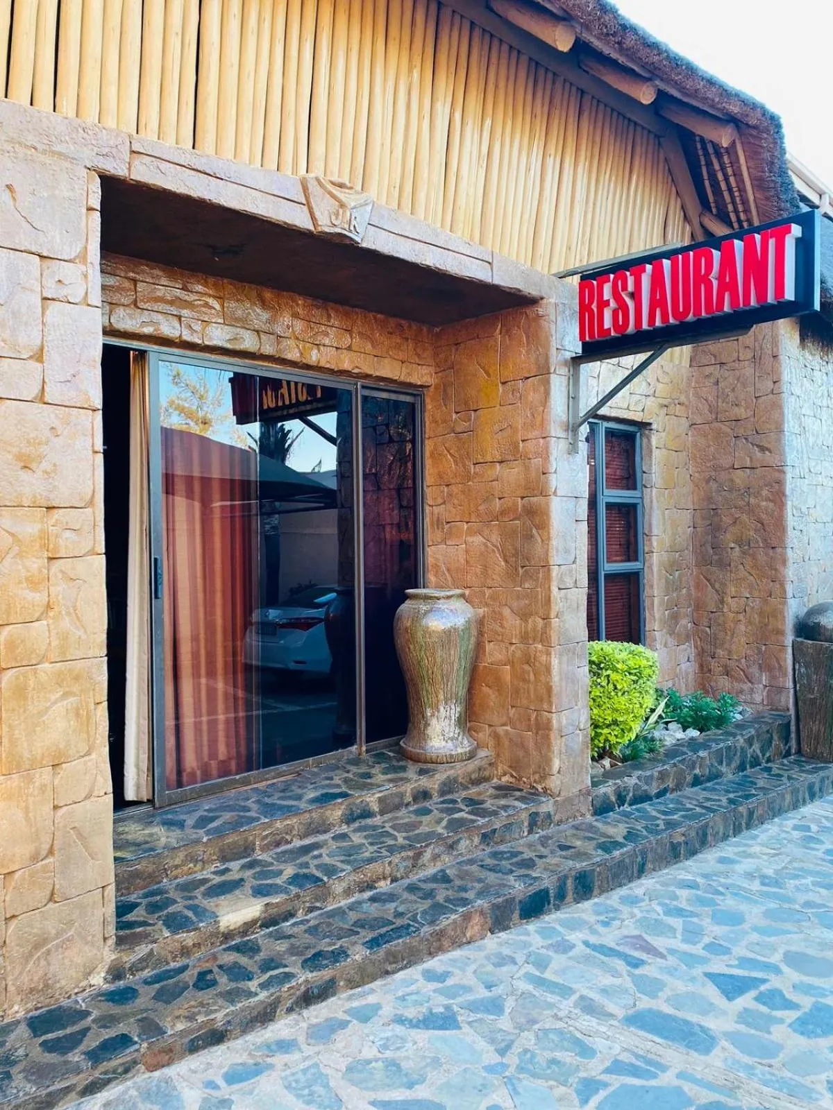 Restaurant/places to eat in Jericho Hotel and Conferences