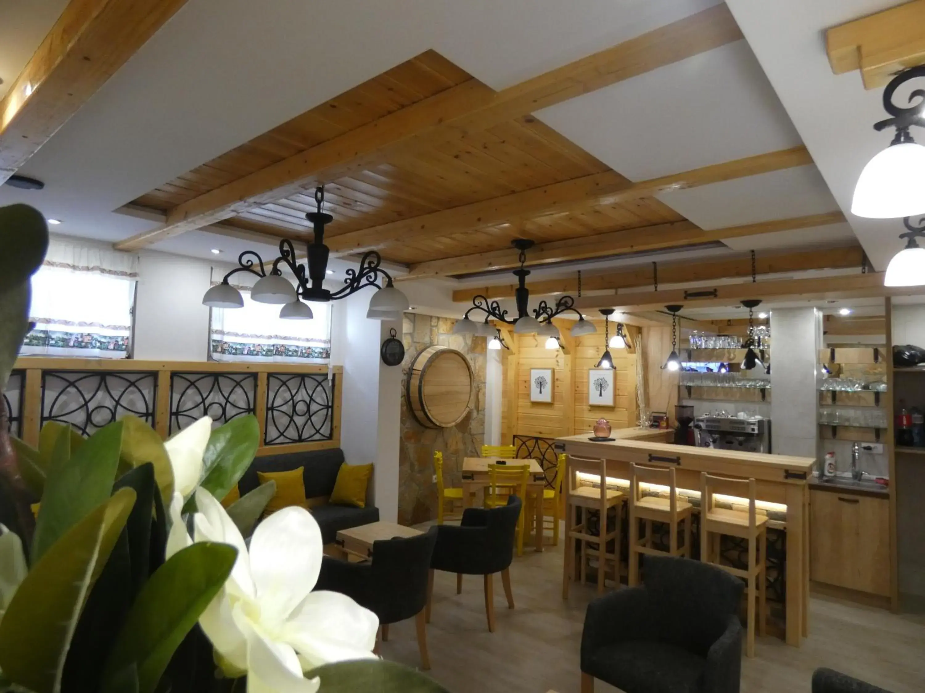 Lounge or bar in Villa Natural Wood Lounge or bar in Villa Natural Wood