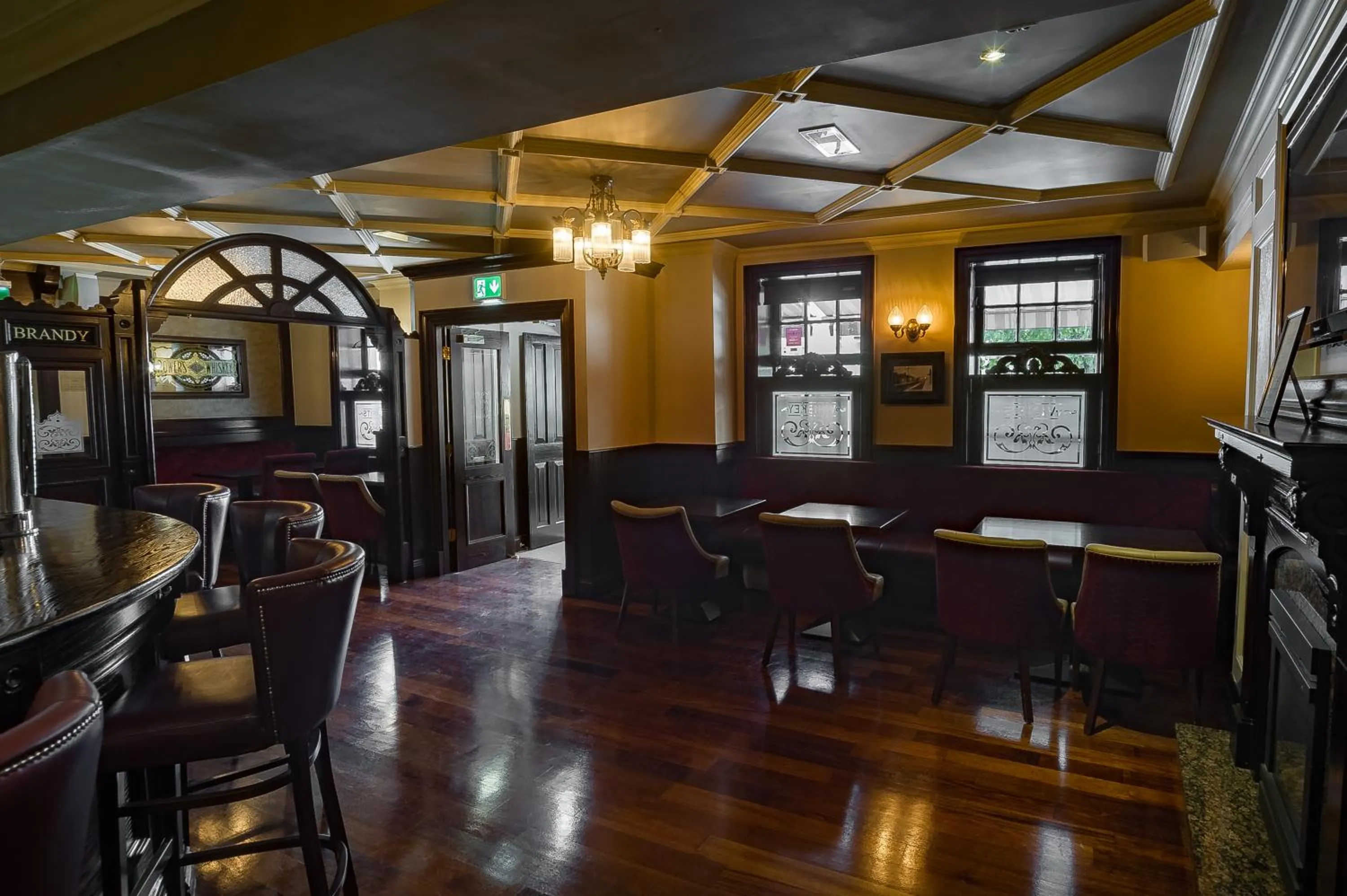 Lounge or bar in The Carraig Hotel