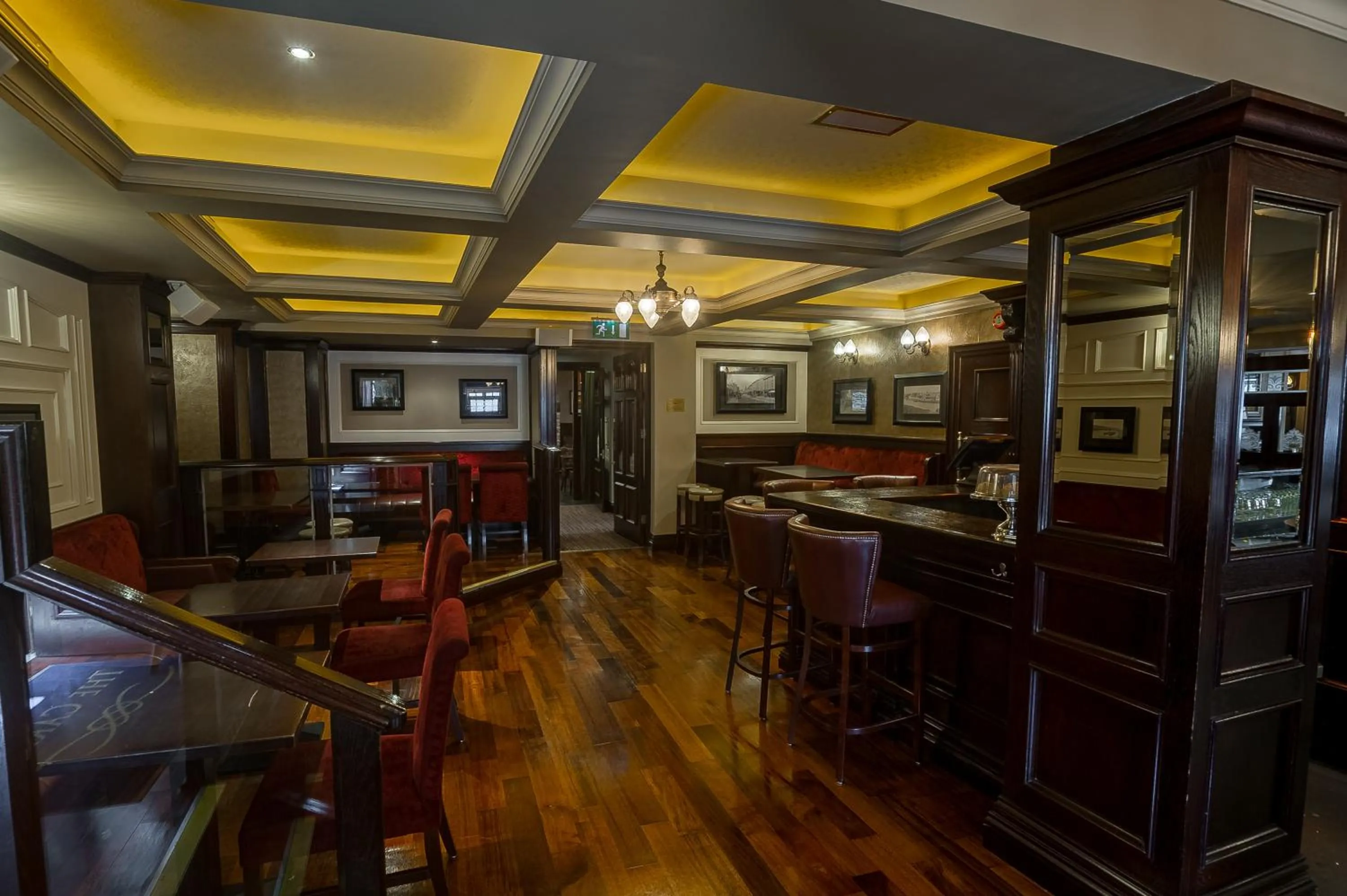 Lounge or bar in The Carraig Hotel