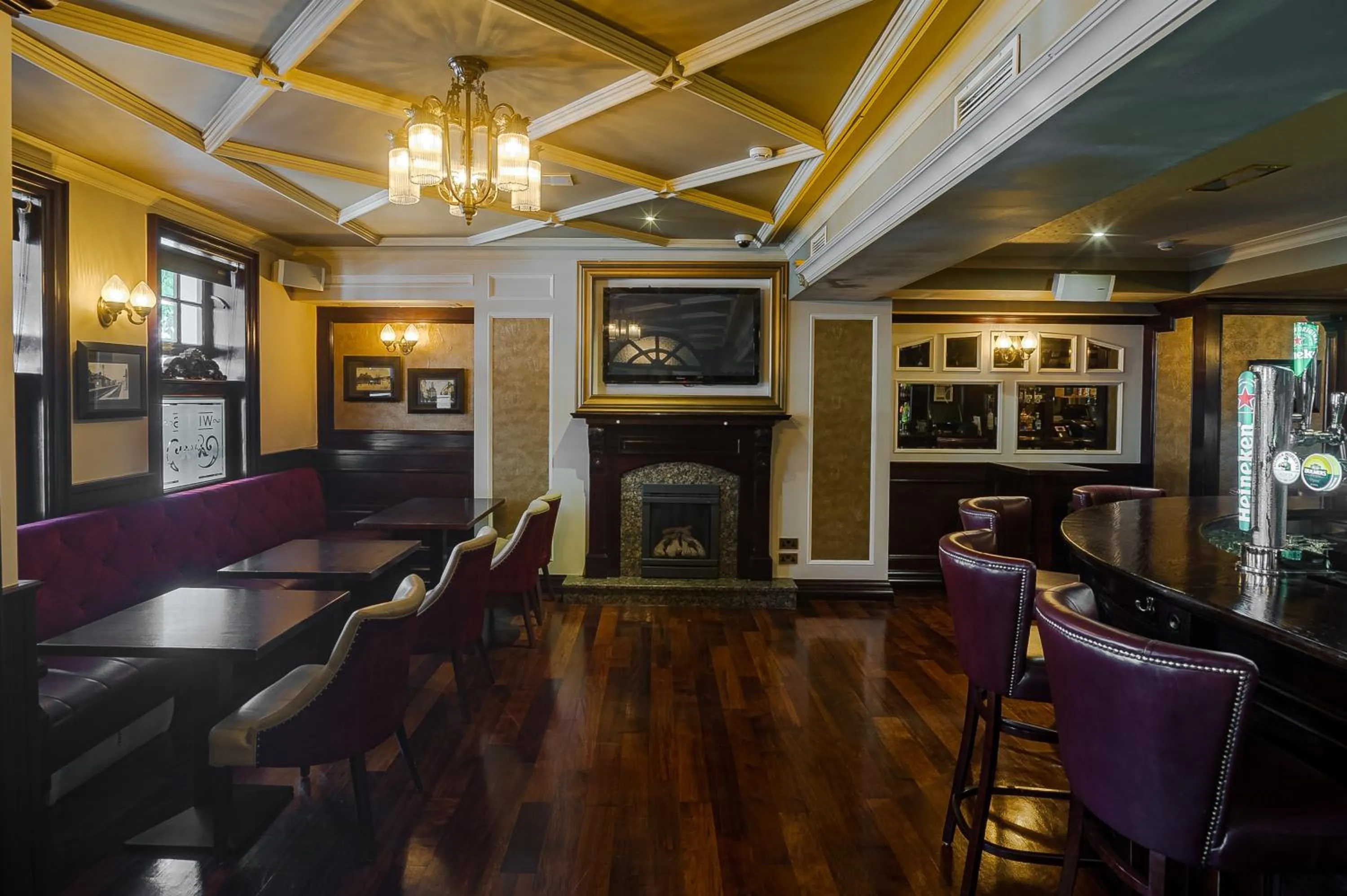 Lounge or bar in The Carraig Hotel