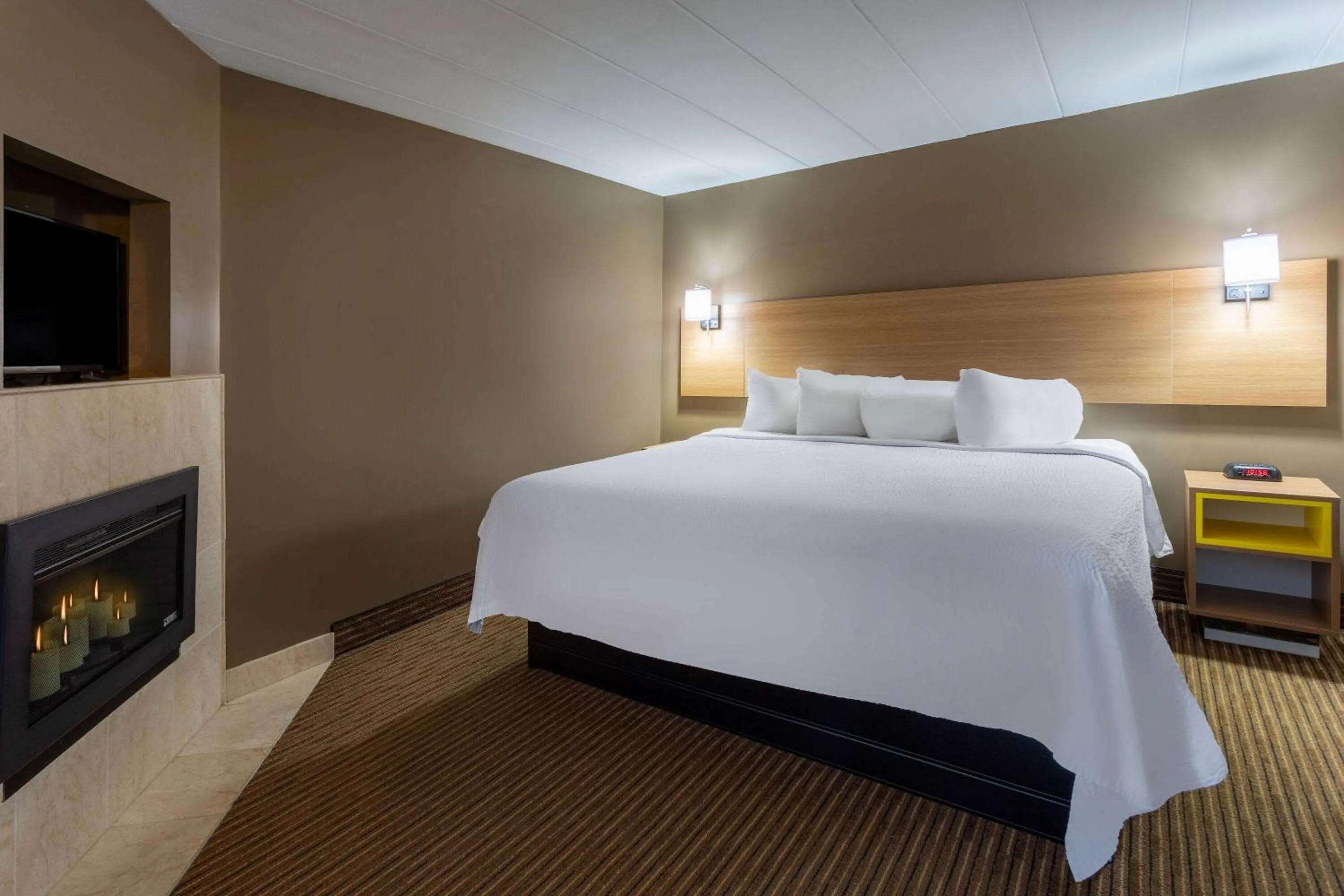 Photo of the whole room, Bed in Days Inn by Wyndham Birch Run