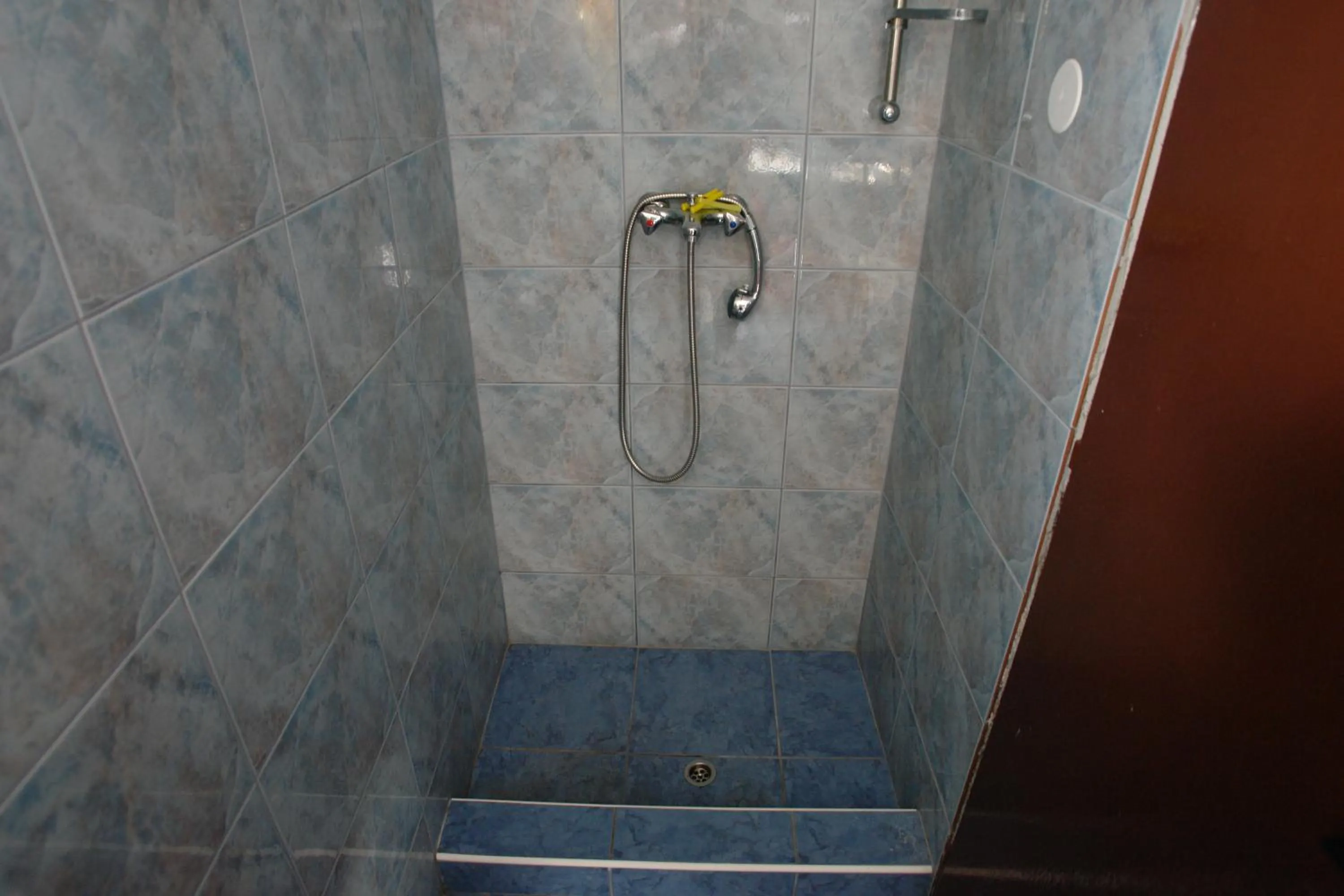 Shower in Robinson Anastazia