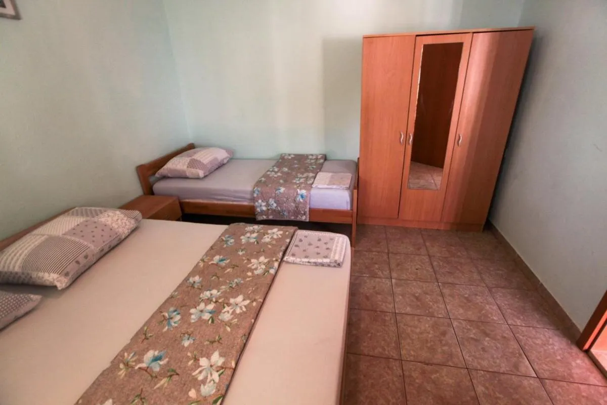 Bed in Robinson Anastazia