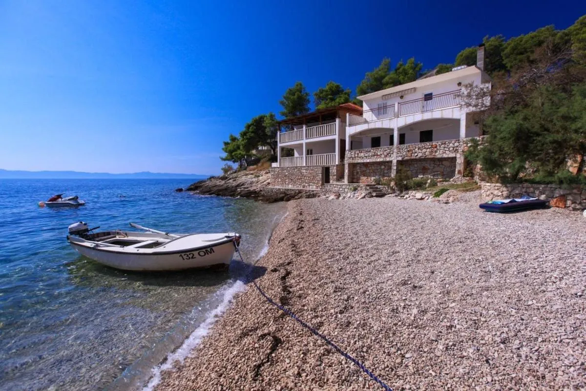 Property building in Robinson Anastazia