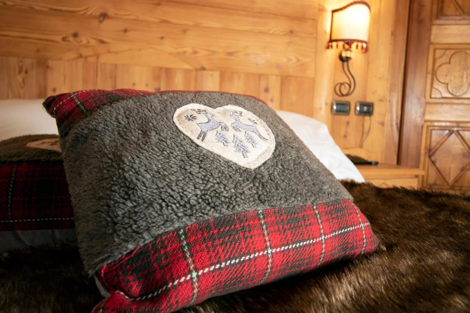 Bed in Laghetto Alpine Hotel & Restaurant