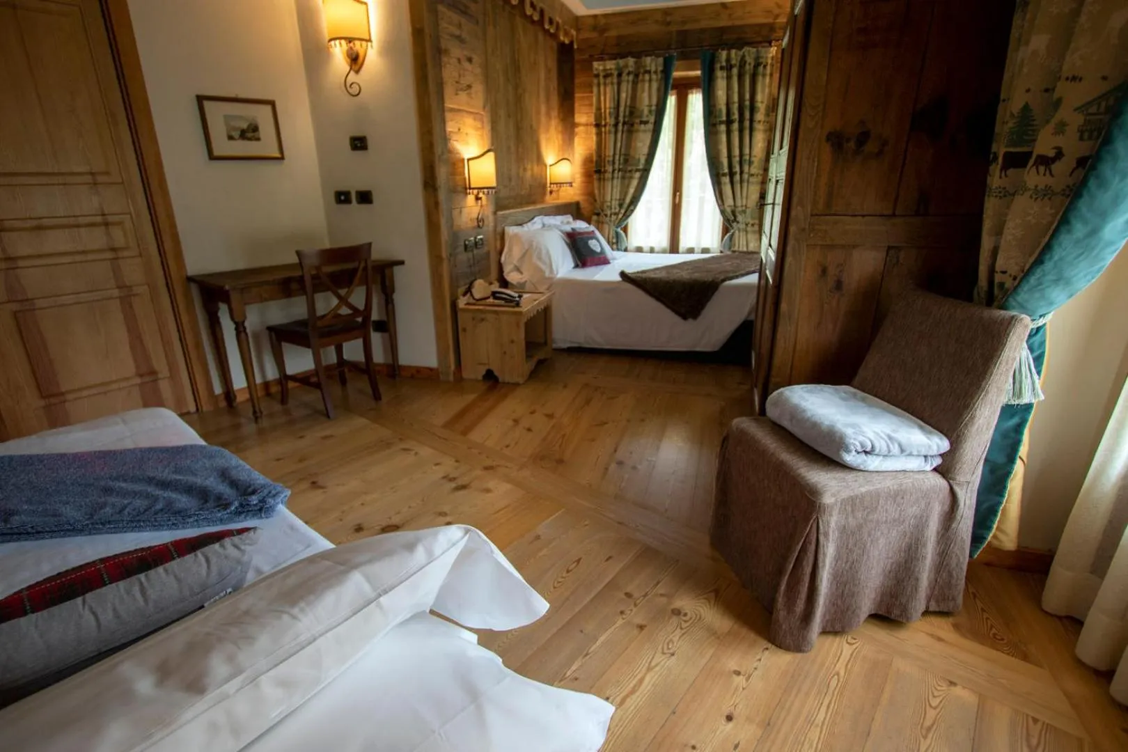 Bed in Laghetto Alpine Hotel & Restaurant