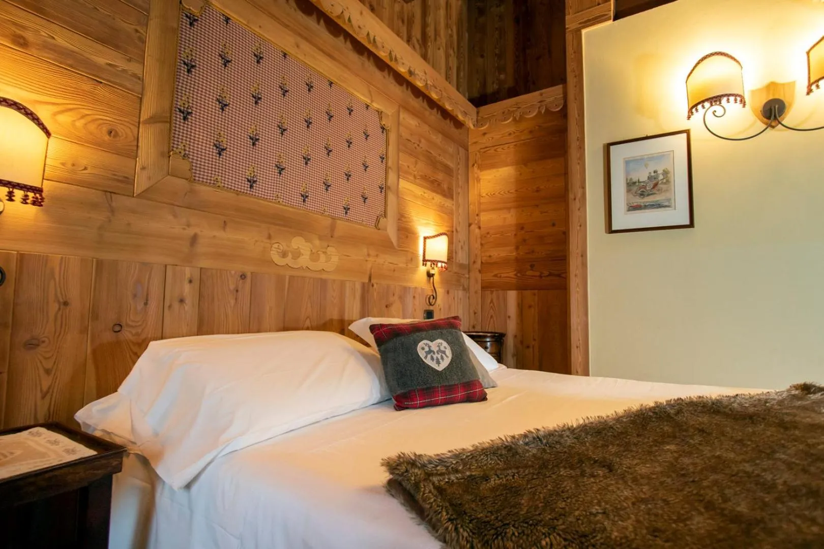 Bed in Laghetto Alpine Hotel & Restaurant