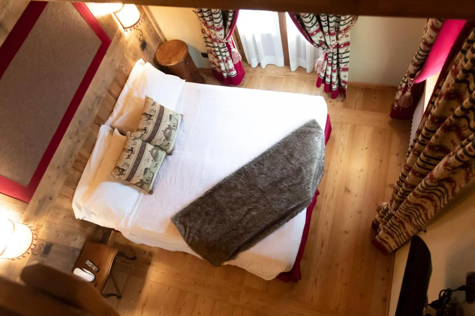 Bed in Laghetto Alpine Hotel & Restaurant