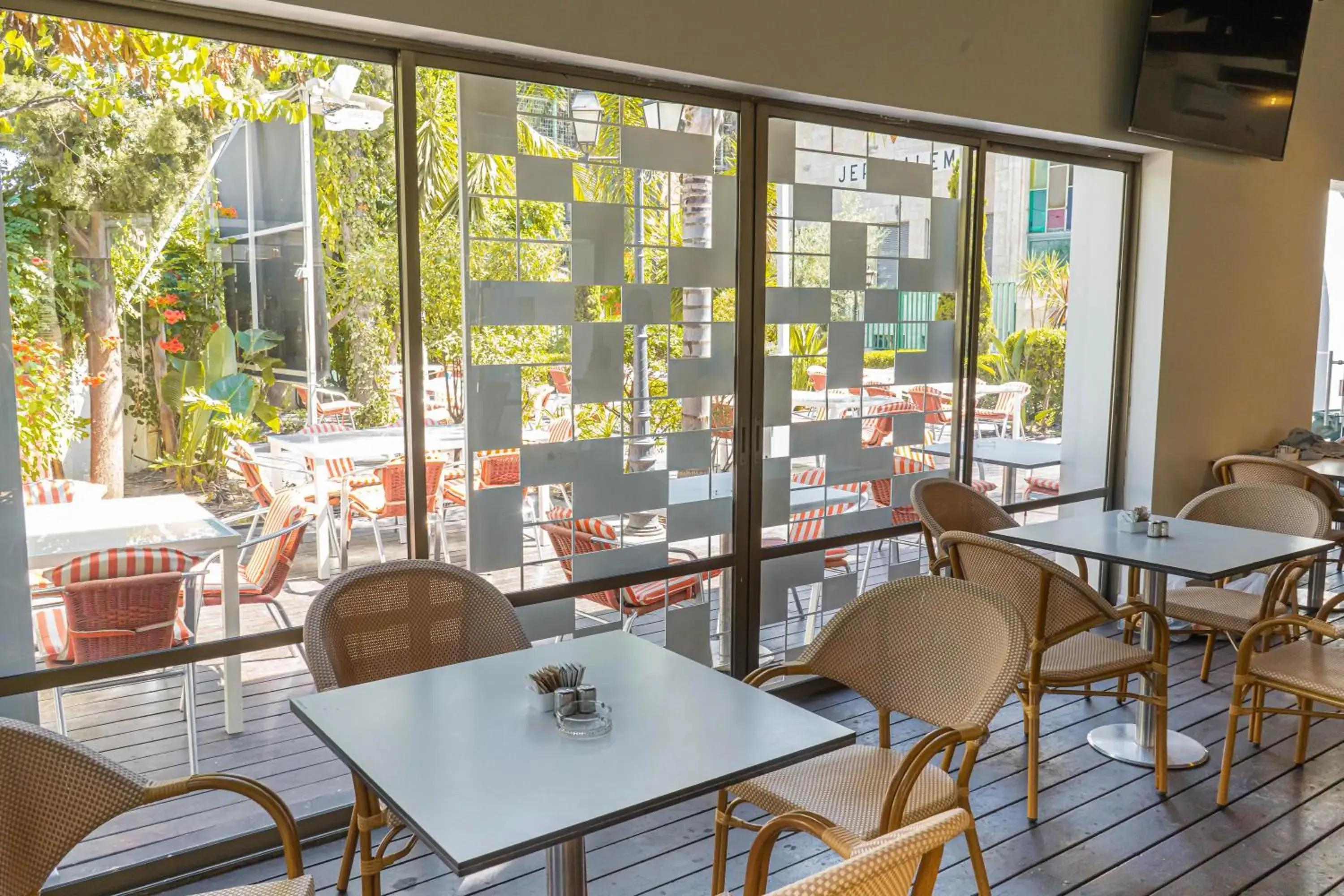 Restaurant/places to eat in Legacy Hotel Restaurant/places to eat in Legacy Hotel