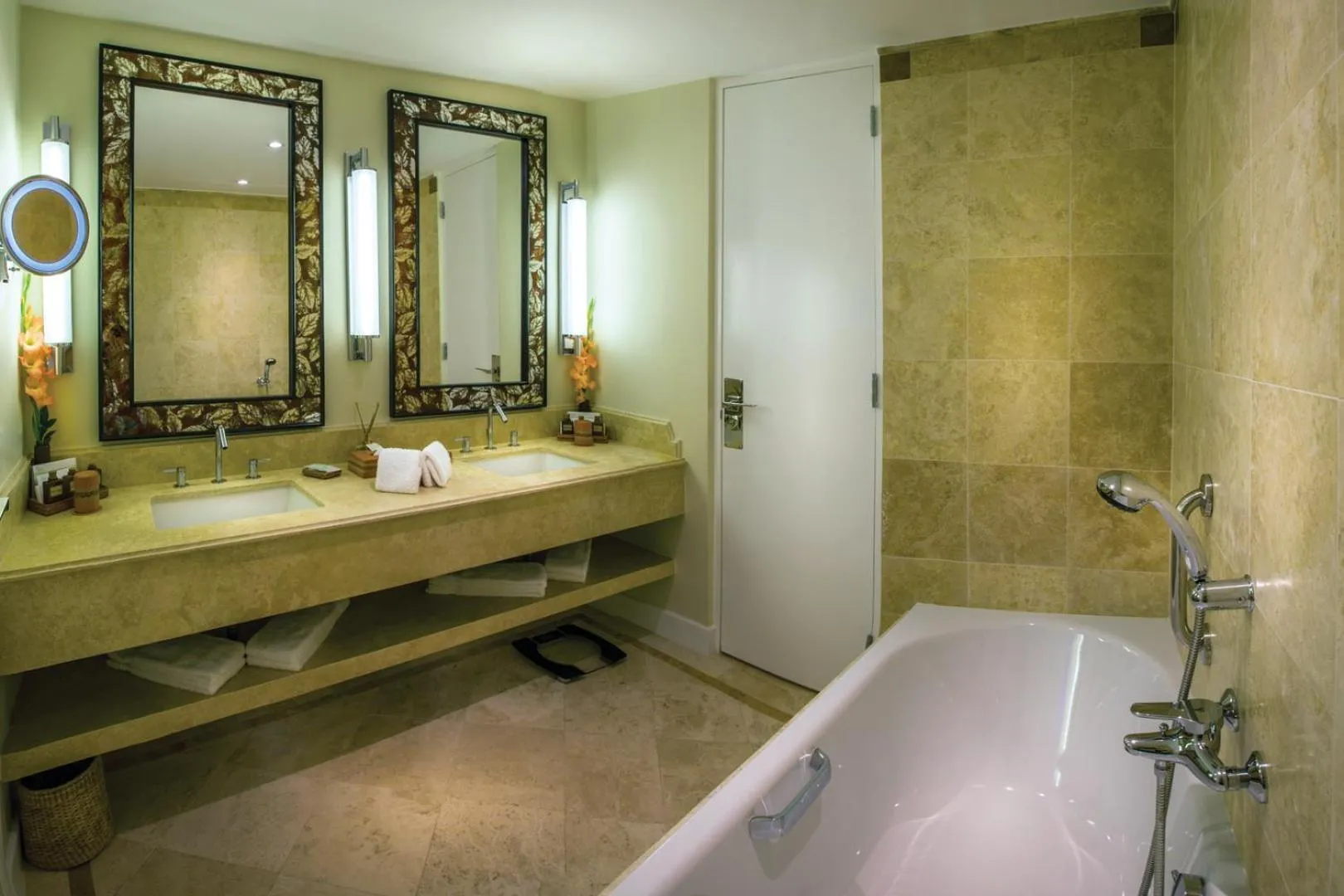 Bathroom in Sanctuary Lodge, A Belmond Hotel, Machu Picchu