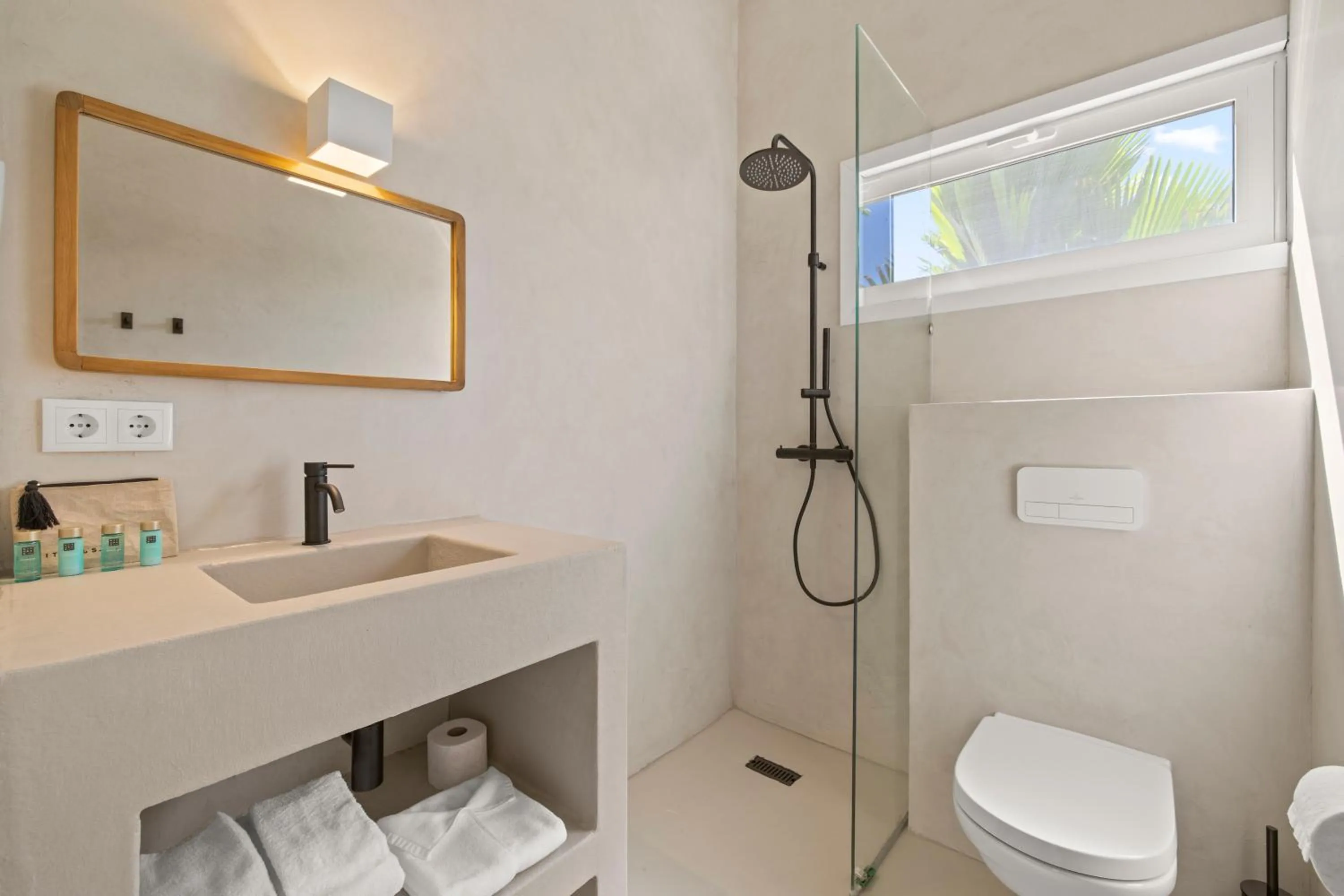 Shower in Sorobon Luxury Beach Resort