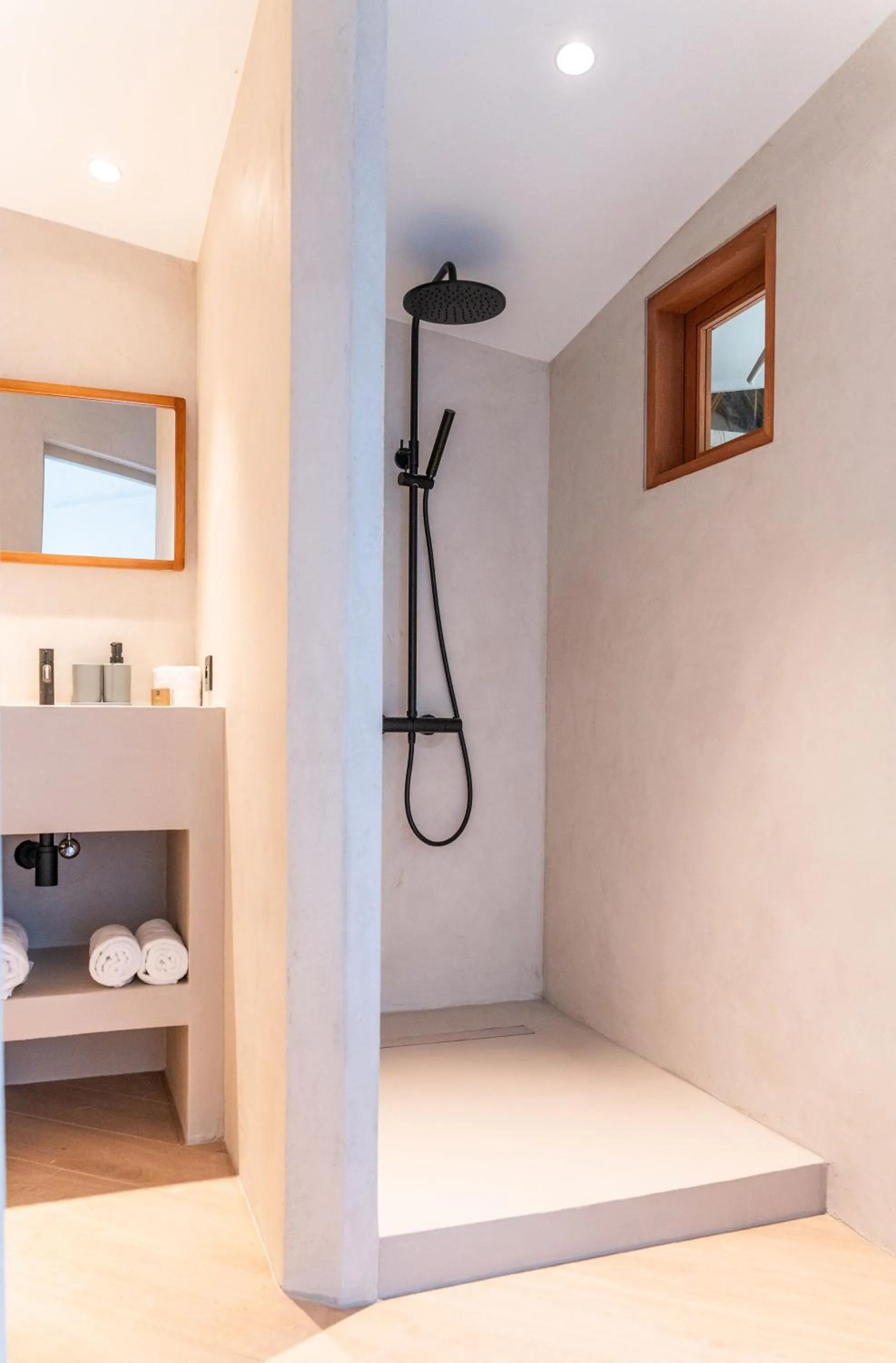 Shower in Sorobon Luxury Beach Resort