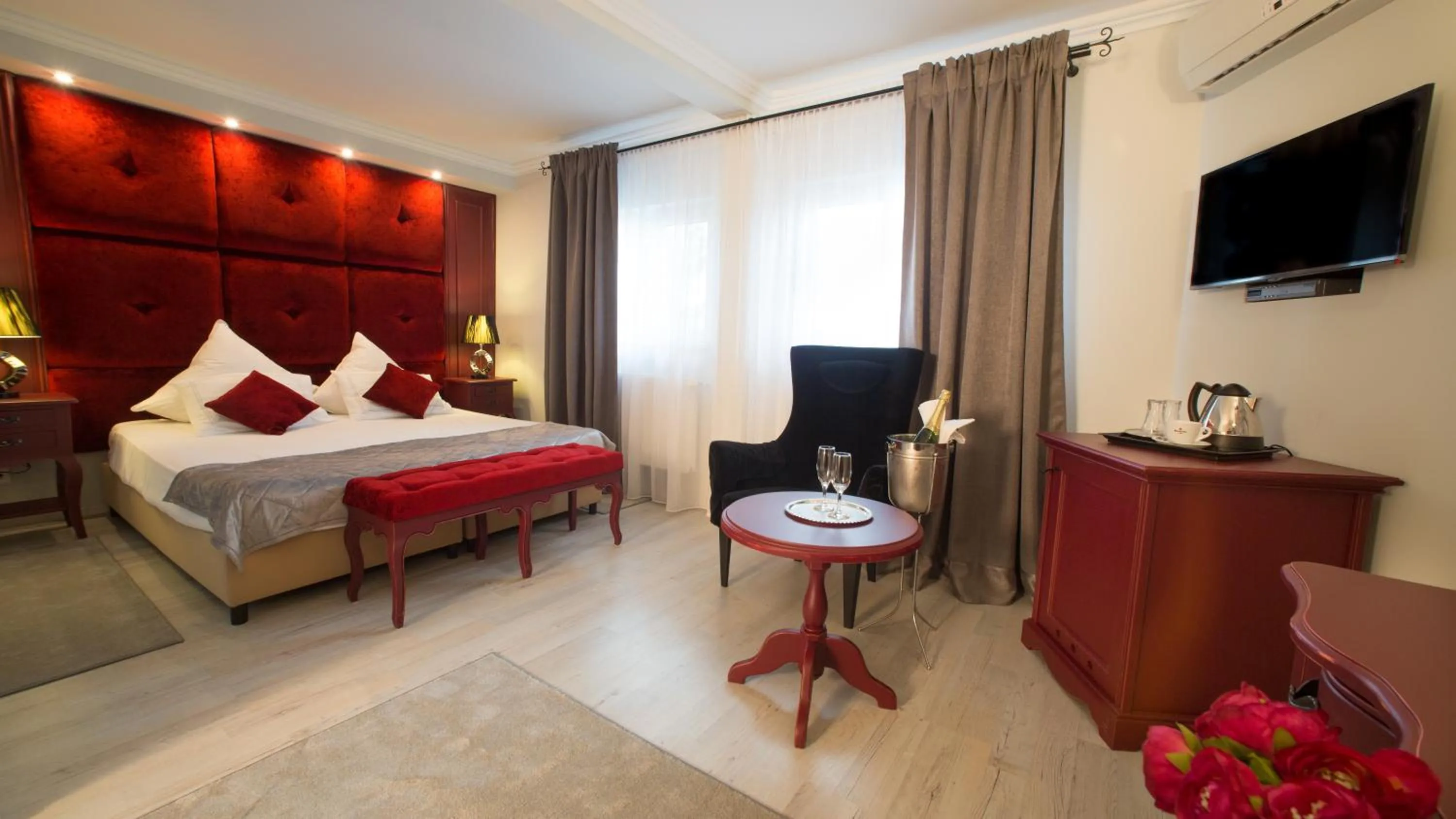 Communal lounge/ TV room, Bed in Motel Cincis