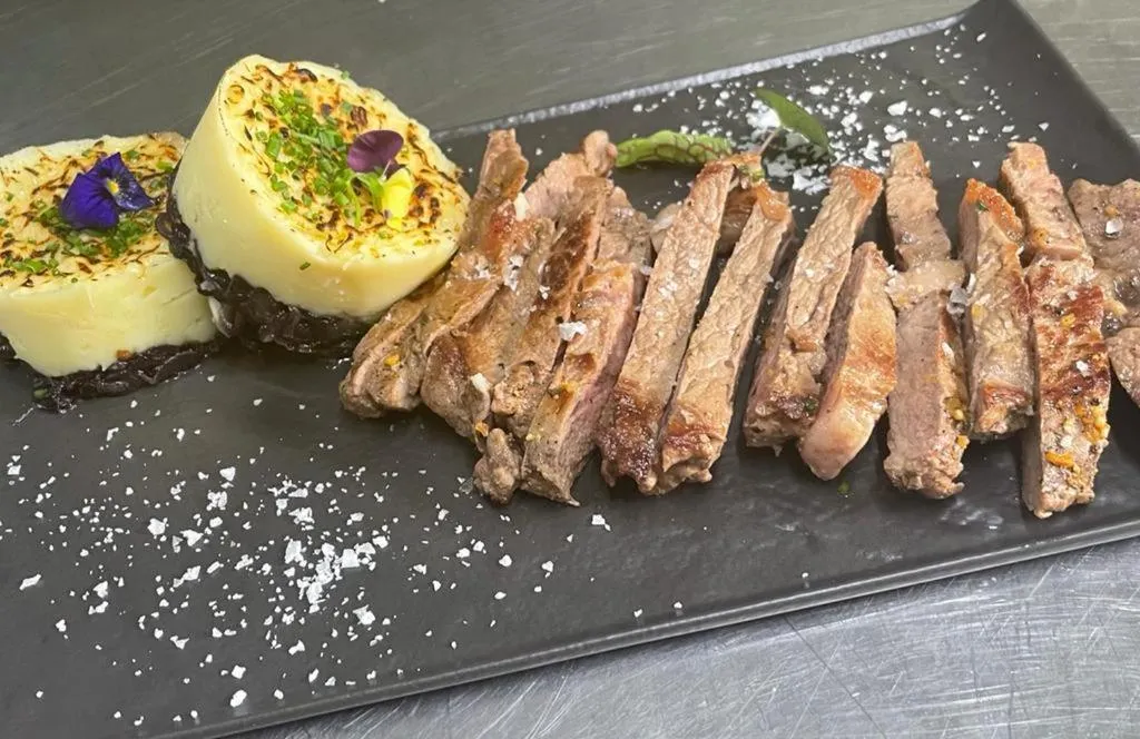 Food in Motel Cincis