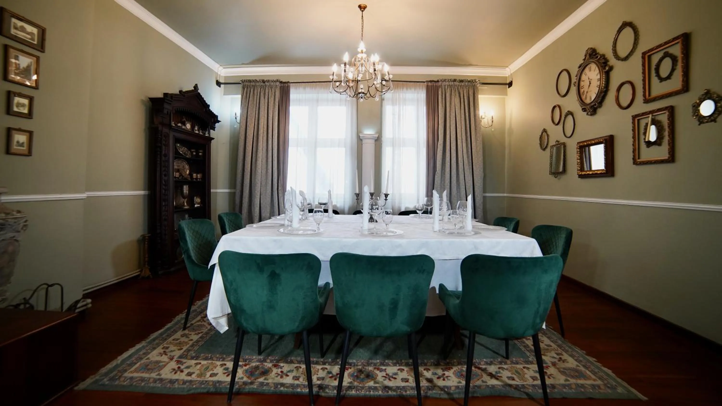 Restaurant/places to eat in Motel Cincis