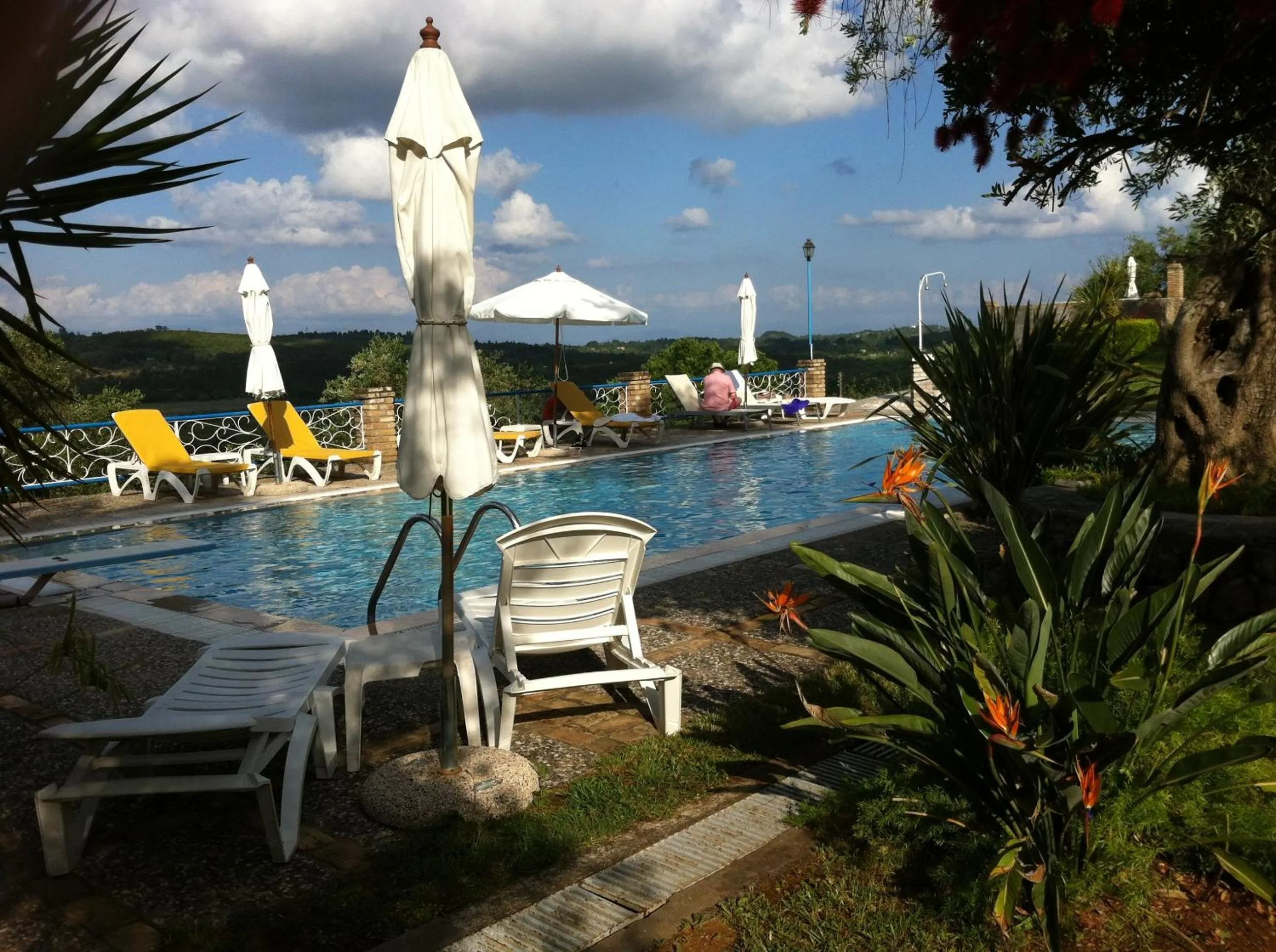 Swimming pool in Fundana Villas
