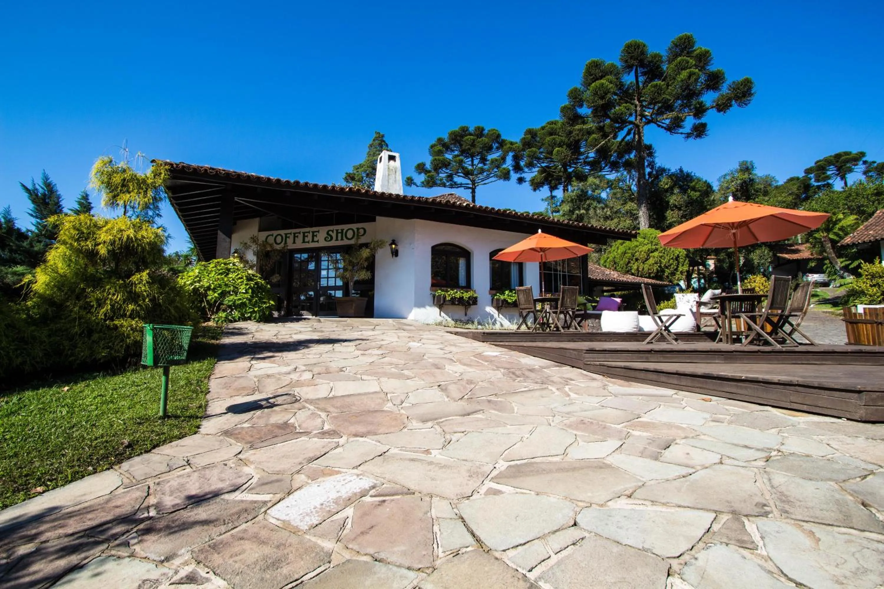 Restaurant/places to eat in Vila Suzana Parque Hotel