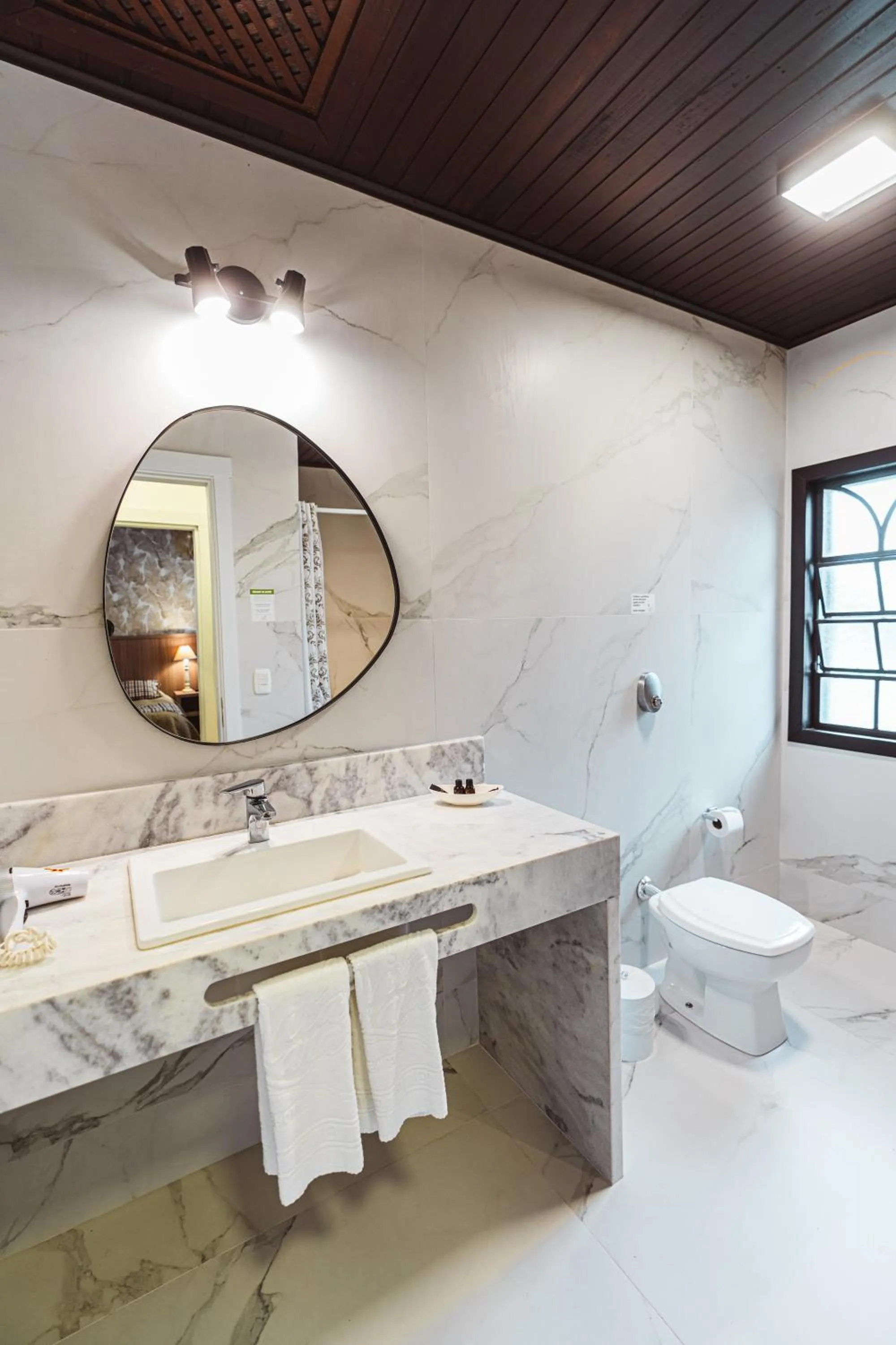 Shower in Vila Suzana Parque Hotel