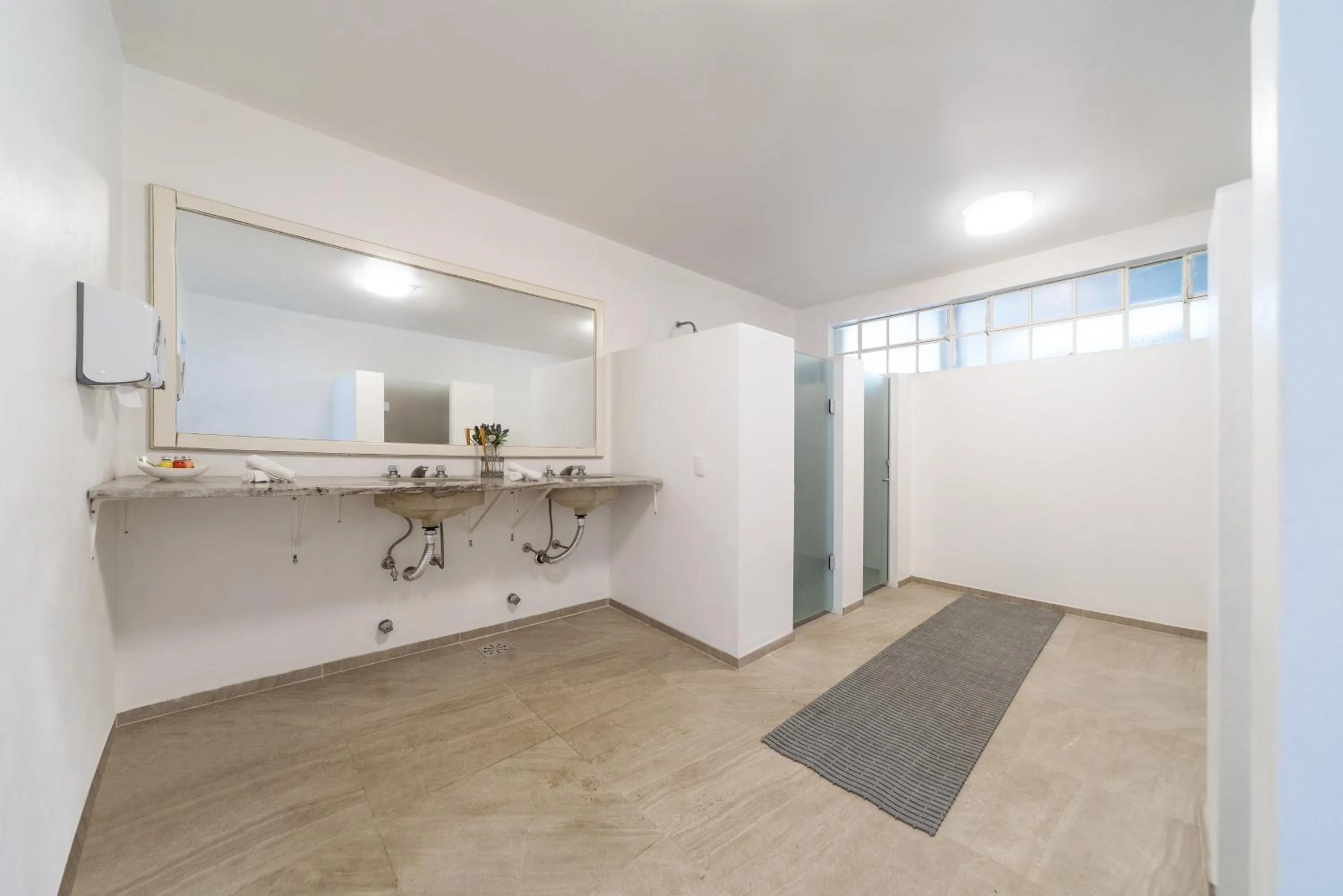 Swimming pool in Vila Suzana Parque Hotel