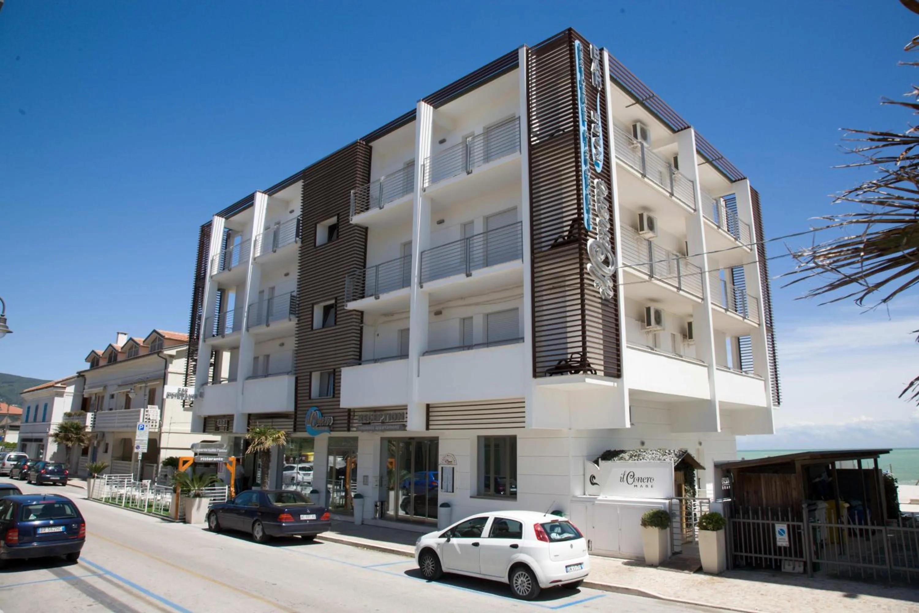 Facade/entrance in Il Conero Mare