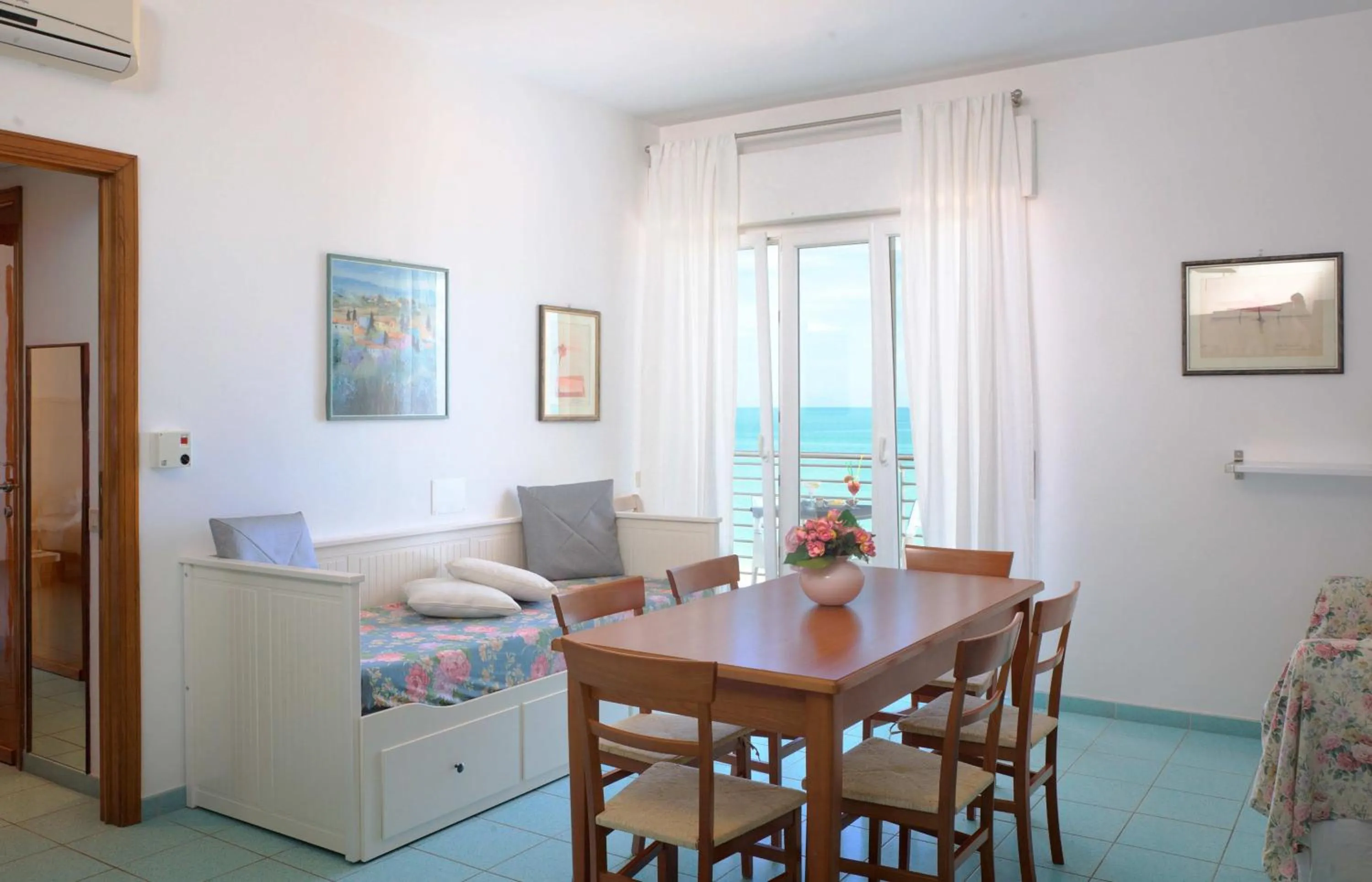 Dining area in Il Conero Mare