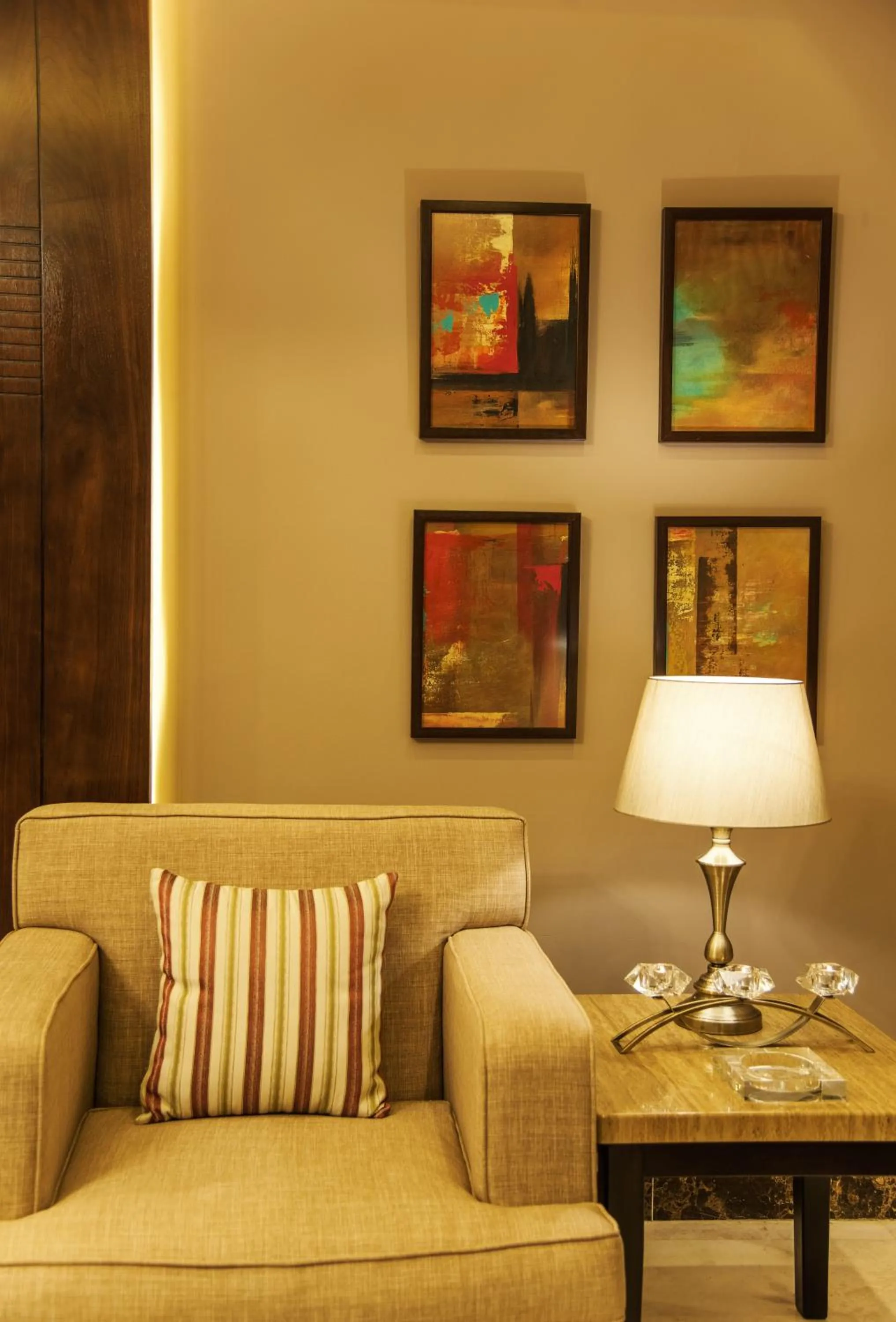 Seating area in Shams Alweibdeh Hotel Apartments