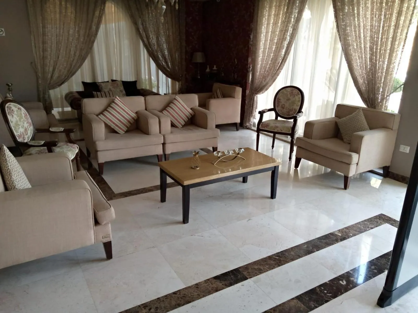 Lobby or reception in Shams Alweibdeh Hotel Apartments