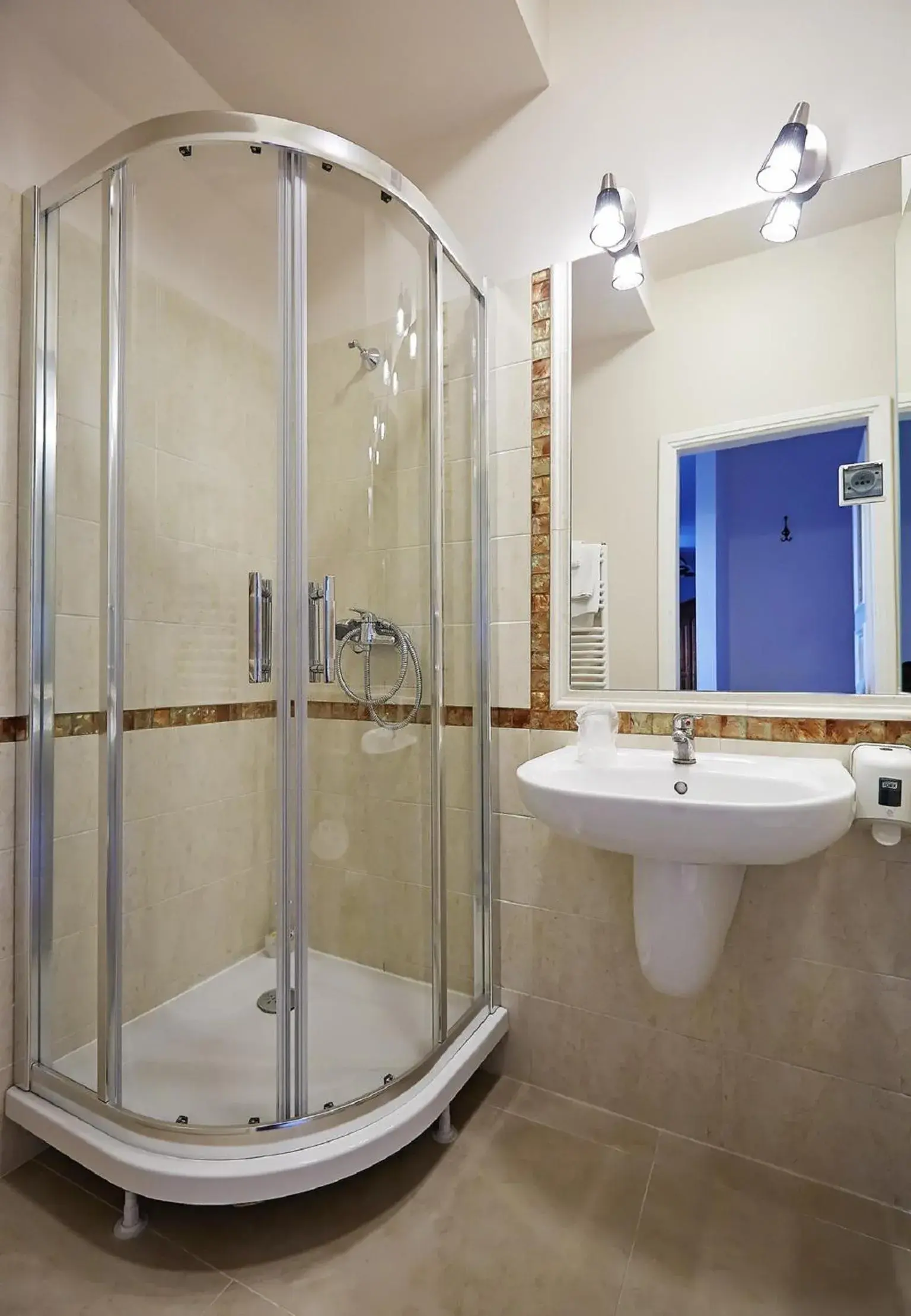 Double Room - single occupancy in Pałac Myślęcinek Double Room - single occupancy in Pałac Myślęcinek
