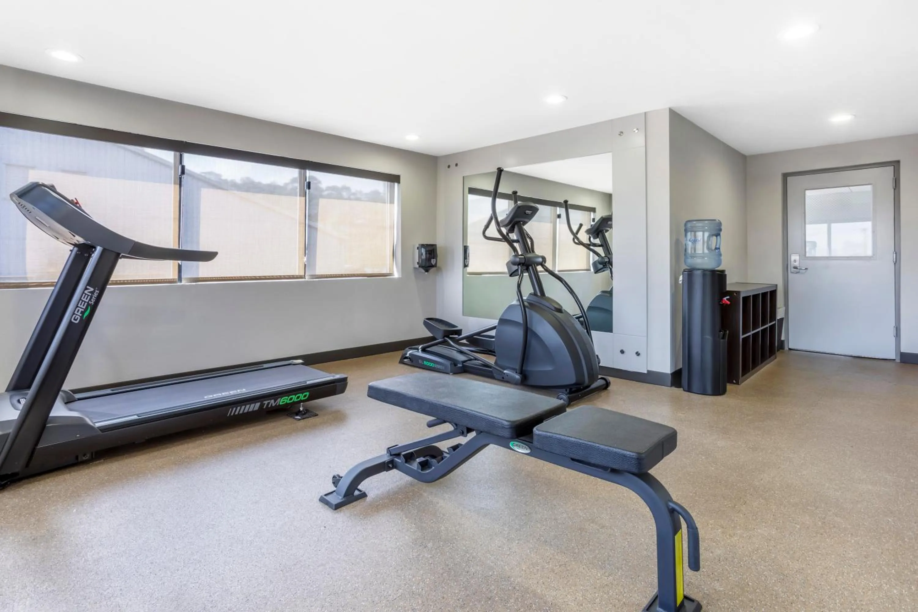 Fitness centre/facilities in Comfort Inn Edgewater on Hudson River