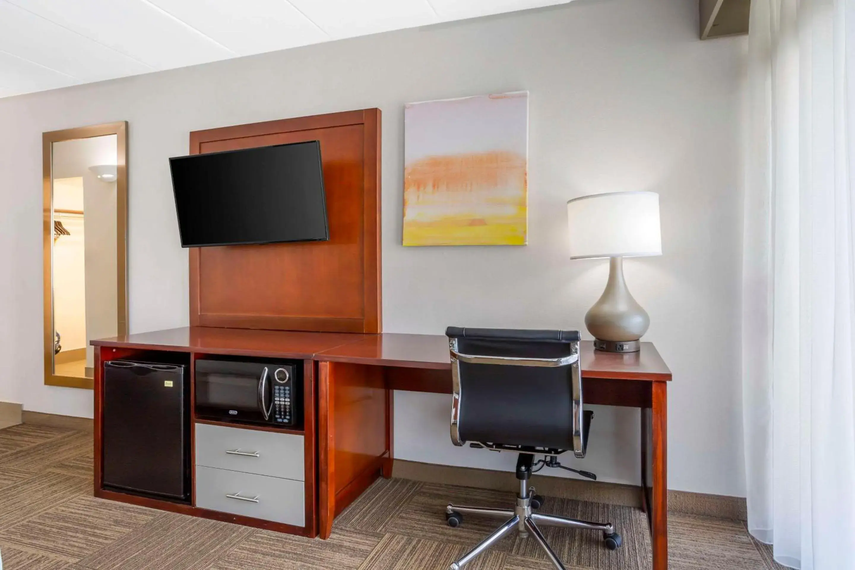 Bedroom in Comfort Inn Edgewater on Hudson River Bedroom in Comfort Inn Edgewater on Hudson River