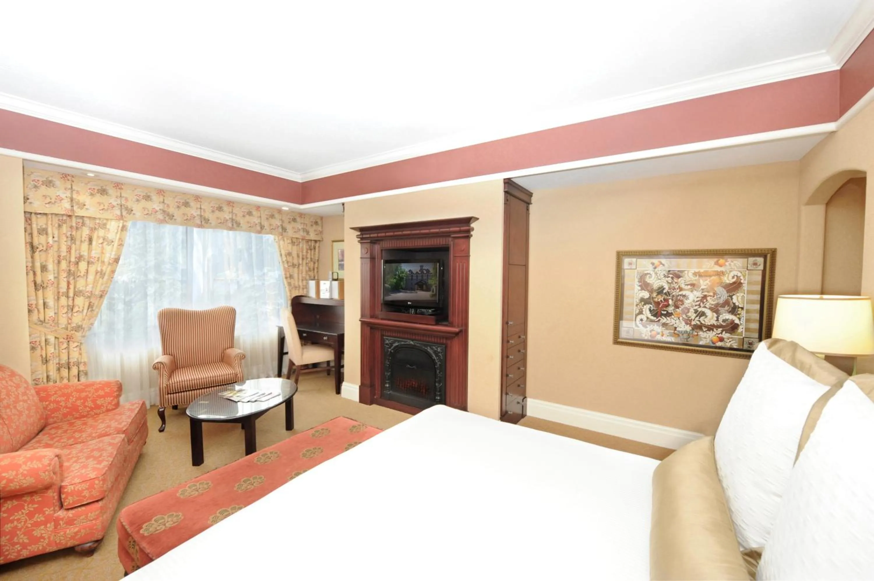 Photo of the whole room, Bed in Old Mill Toronto Hotel