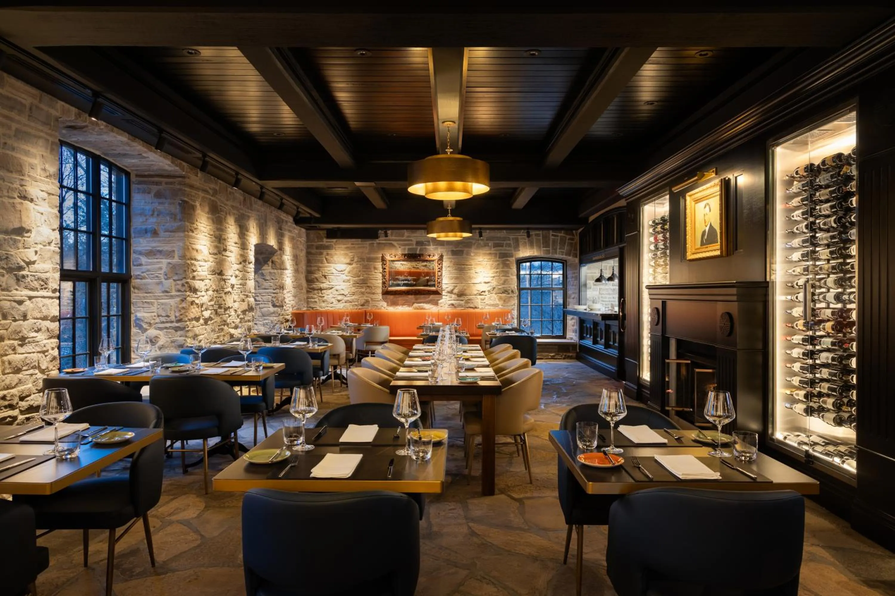 Restaurant/places to eat in Old Mill Toronto Hotel