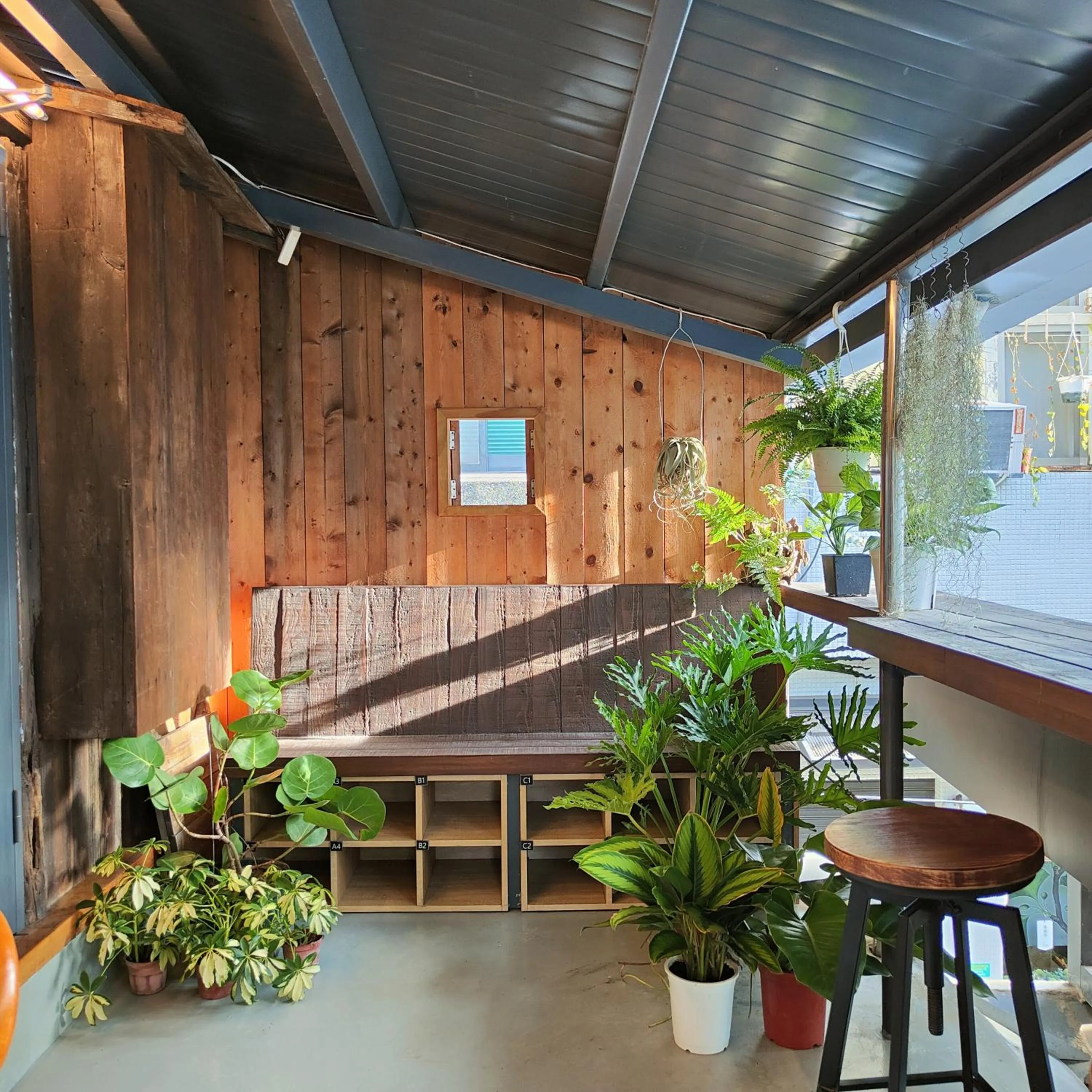 Patio in Jerry's Mazehut Hostel