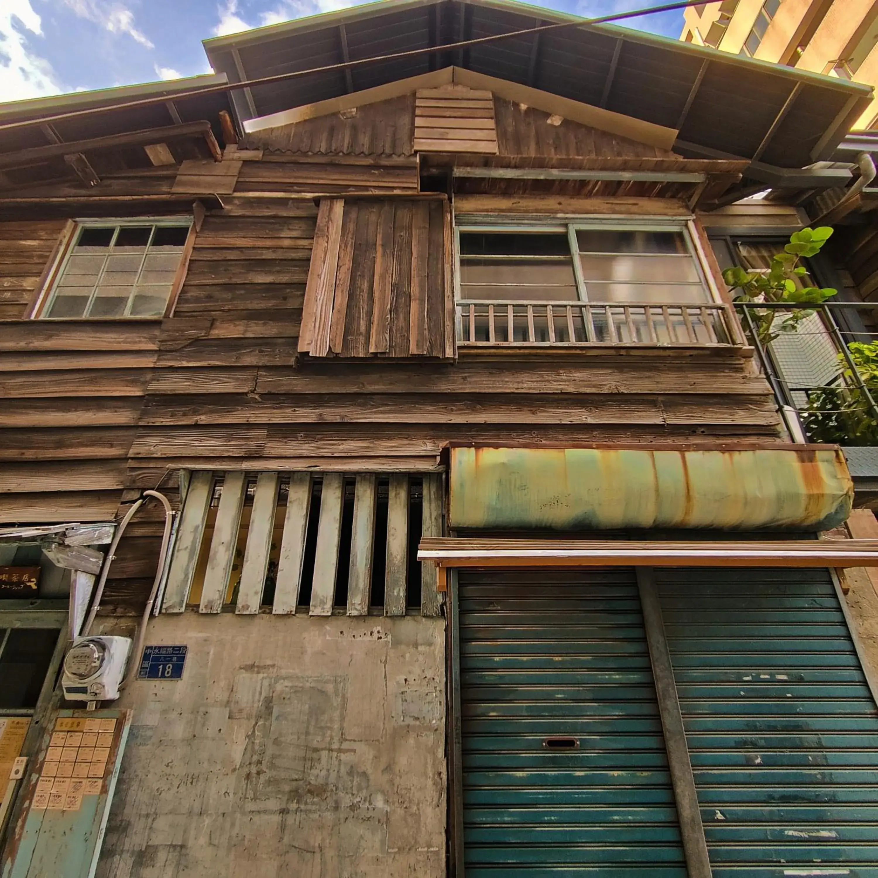 Property building in Jerry's Mazehut Hostel Property building in Jerry's Mazehut Hostel