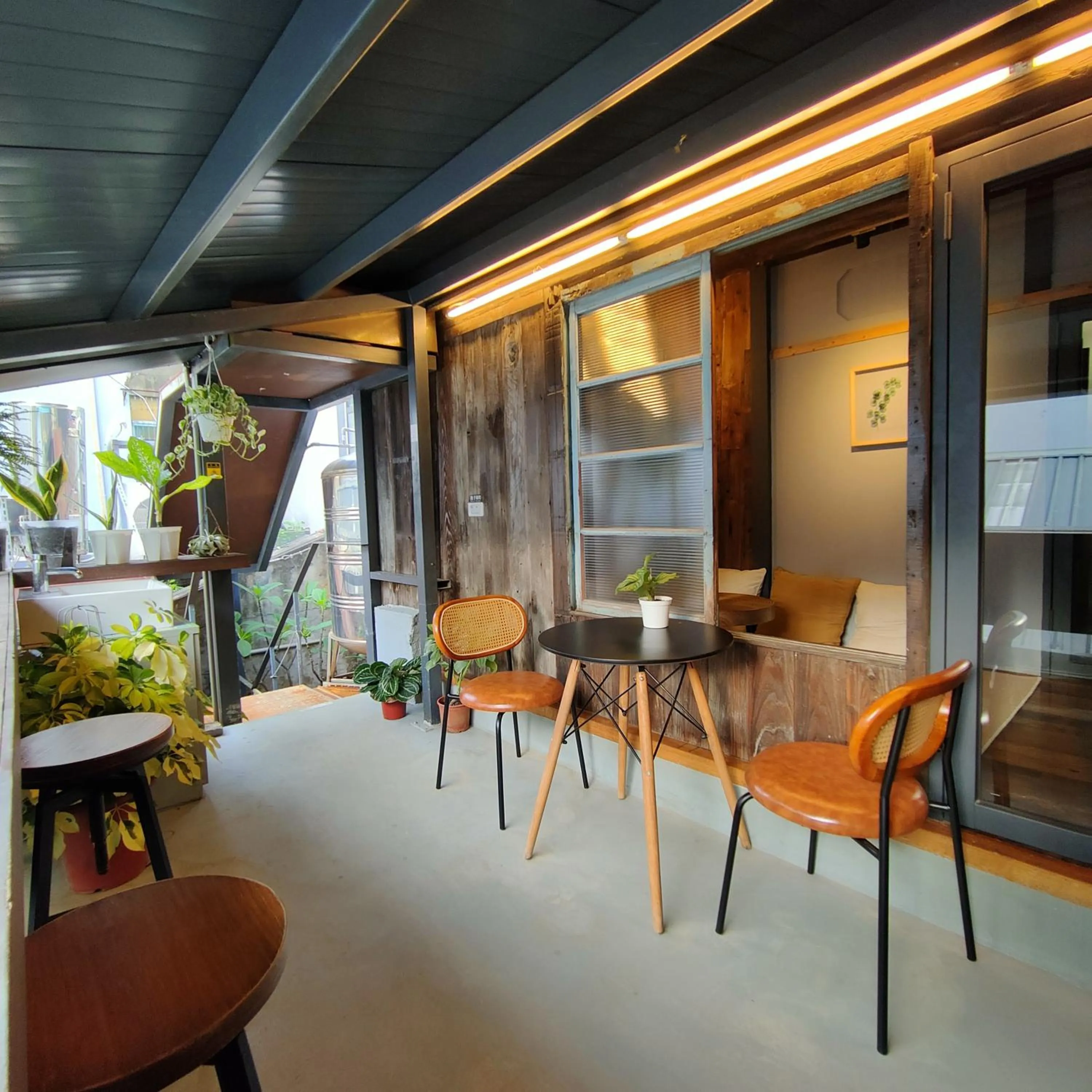 Patio in Jerry's Mazehut Hostel