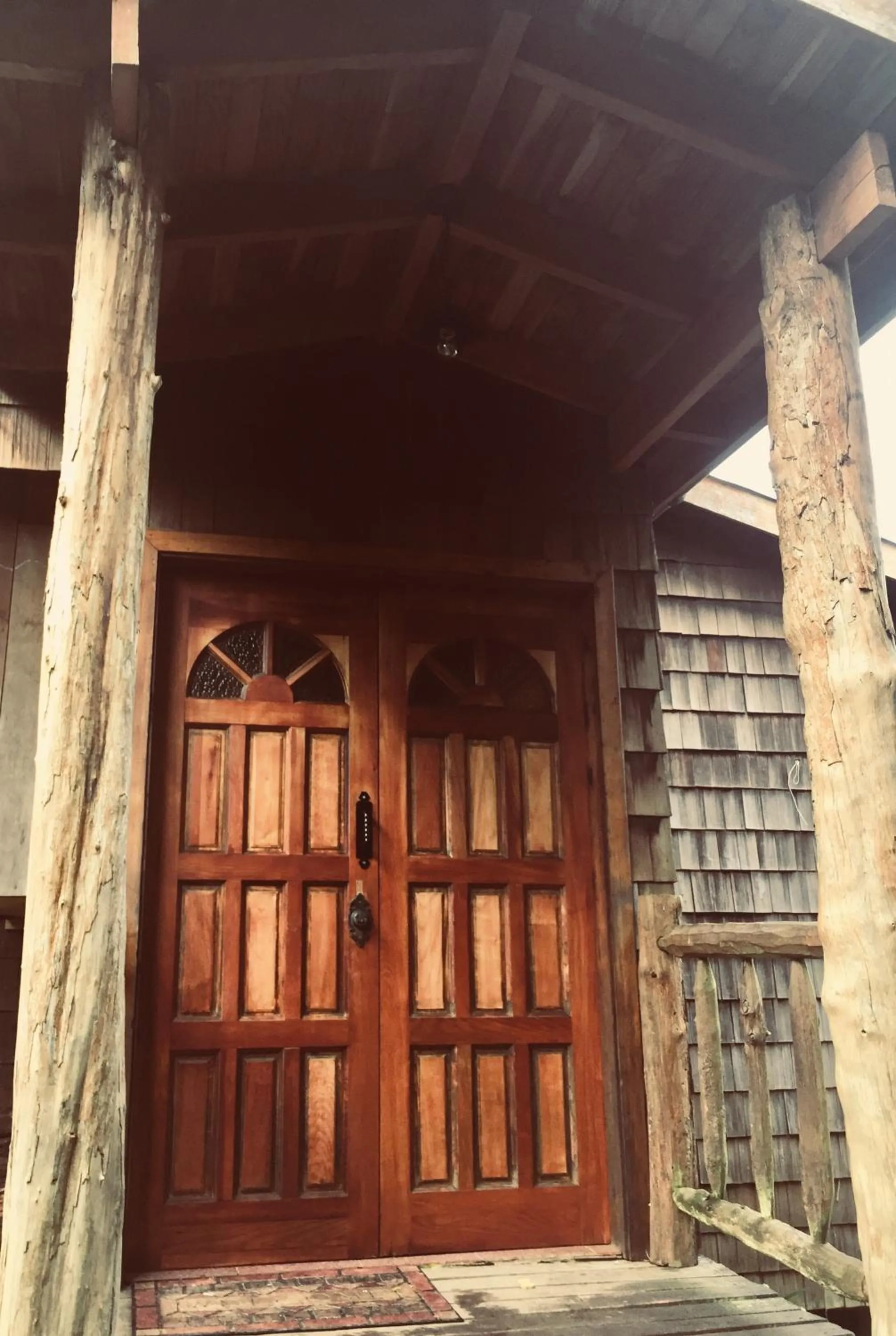 Facade/entrance in Kiyen Rupu Huillinco Chiloé